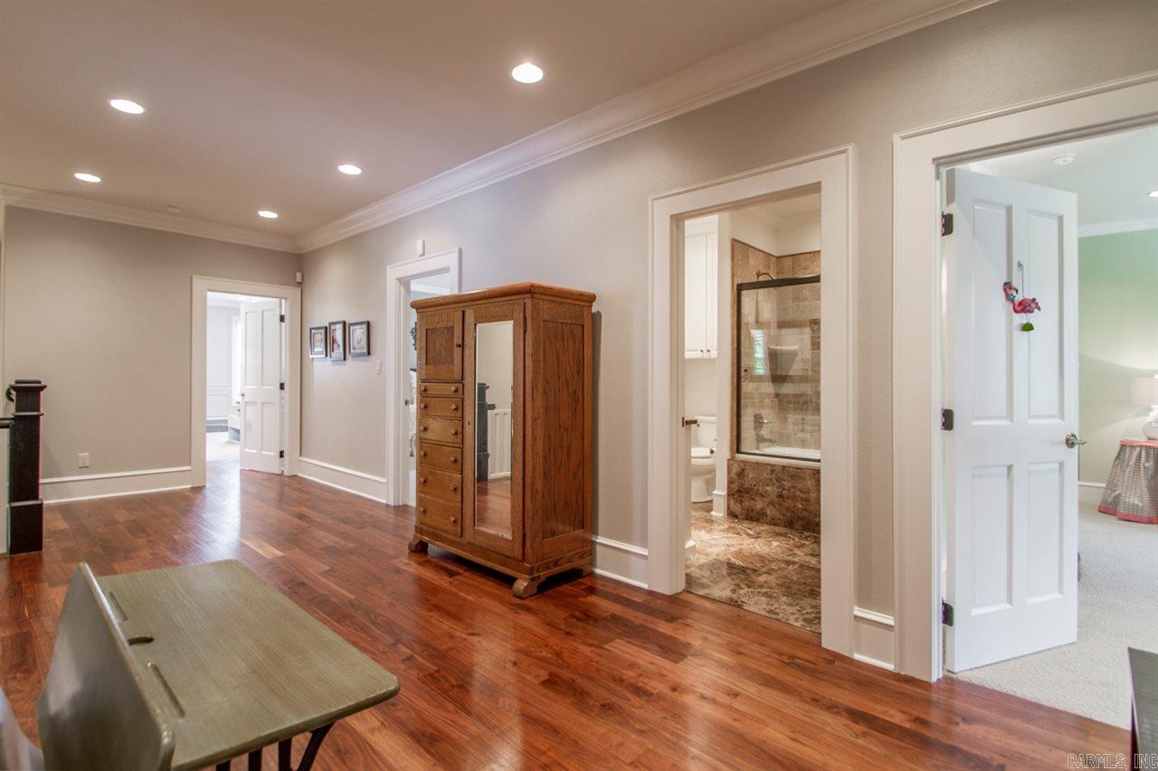 NEWTONS - Residential