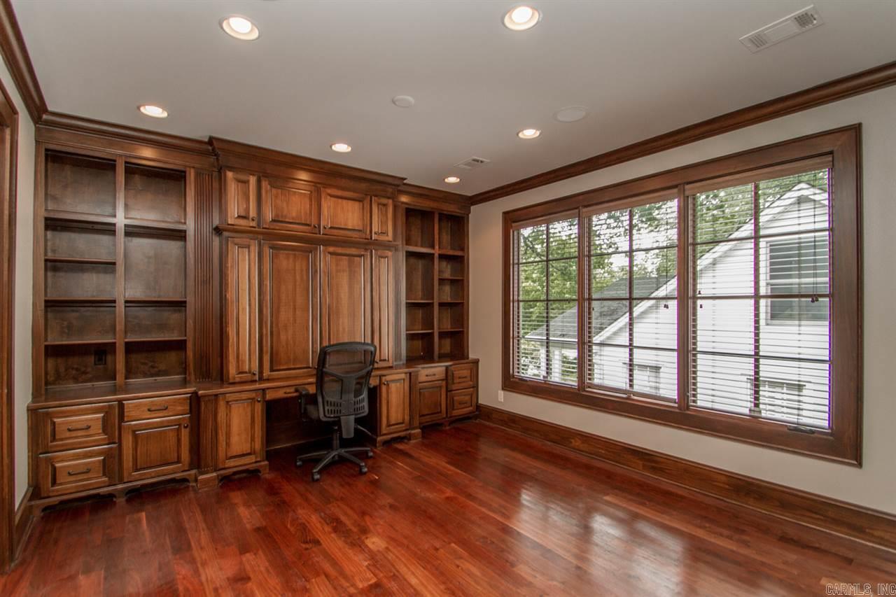 NEWTONS - Residential