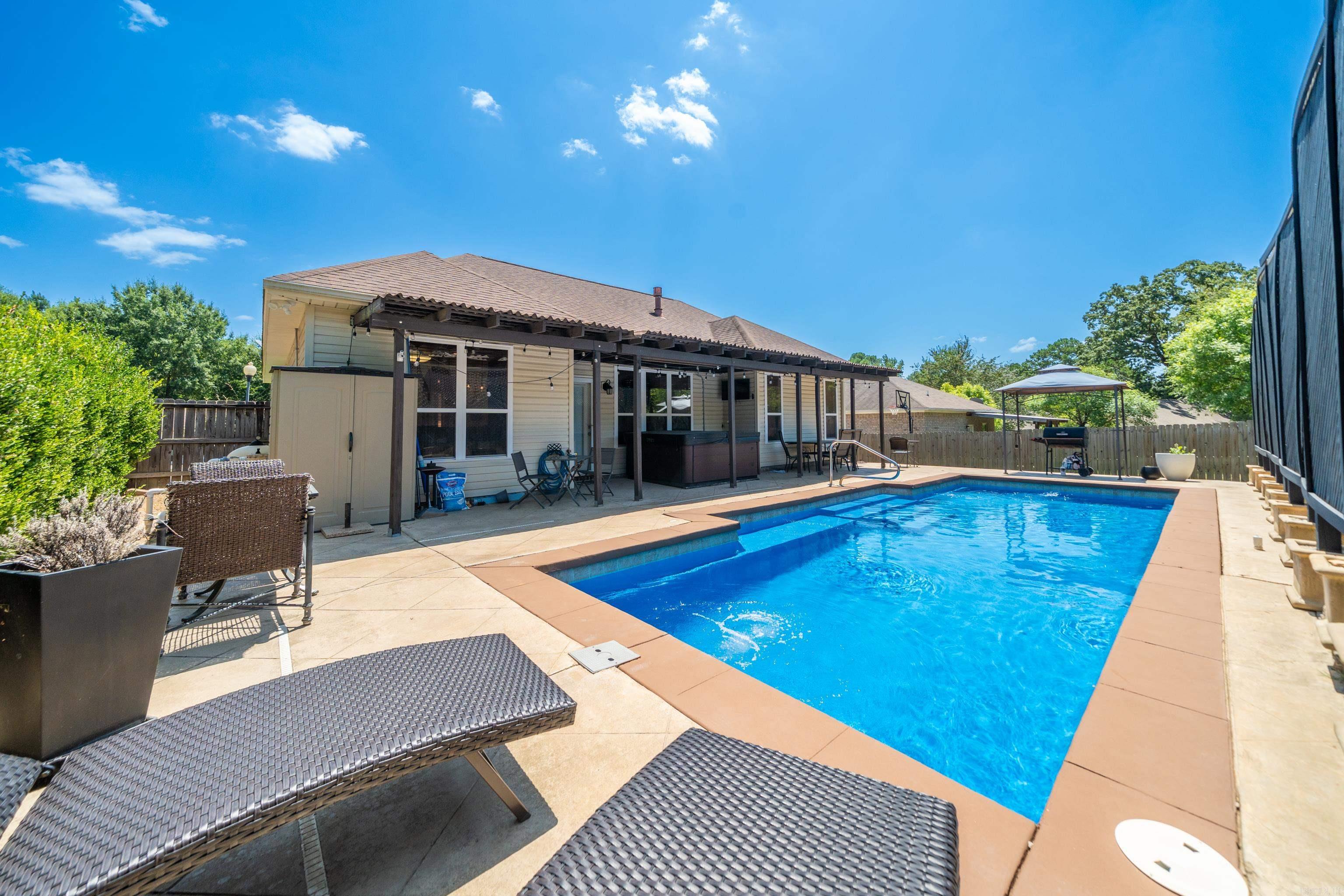 Hickory Hills - Residential