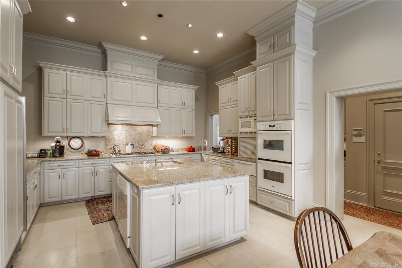 COUNTRY CLUB HGTS - Residential