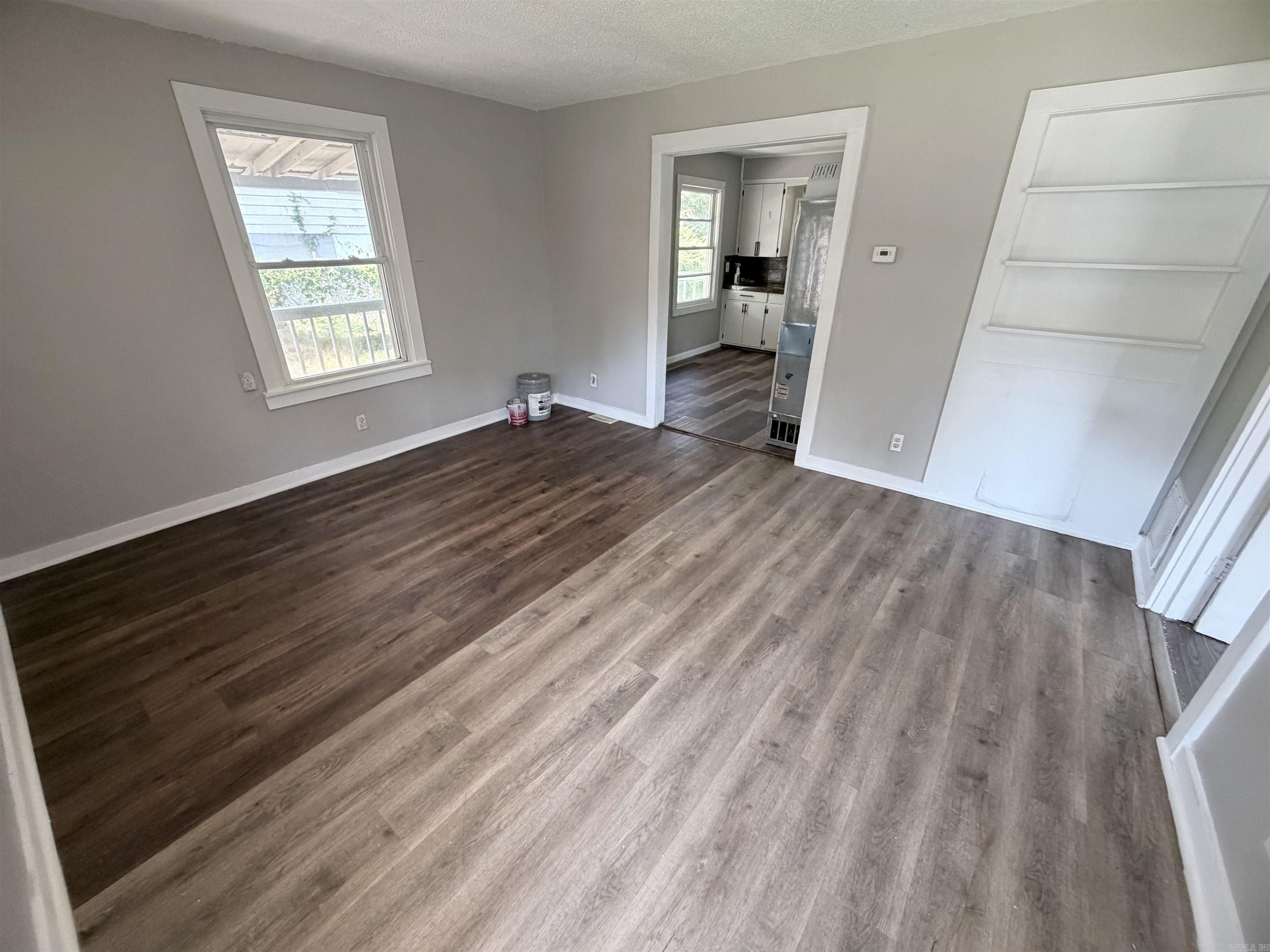 BARROW JOHN - Residential
