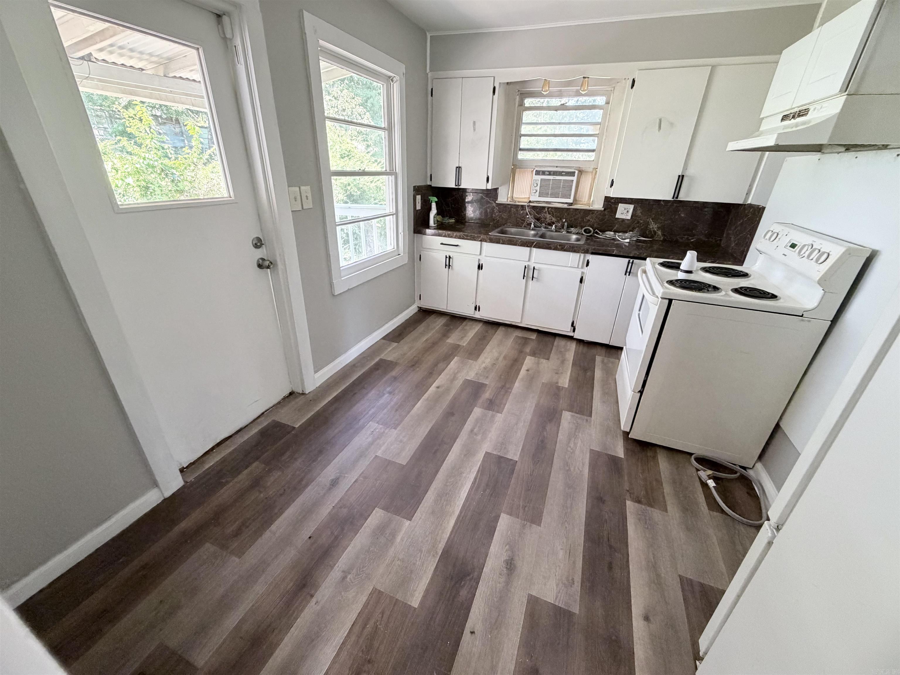 BARROW JOHN - Residential