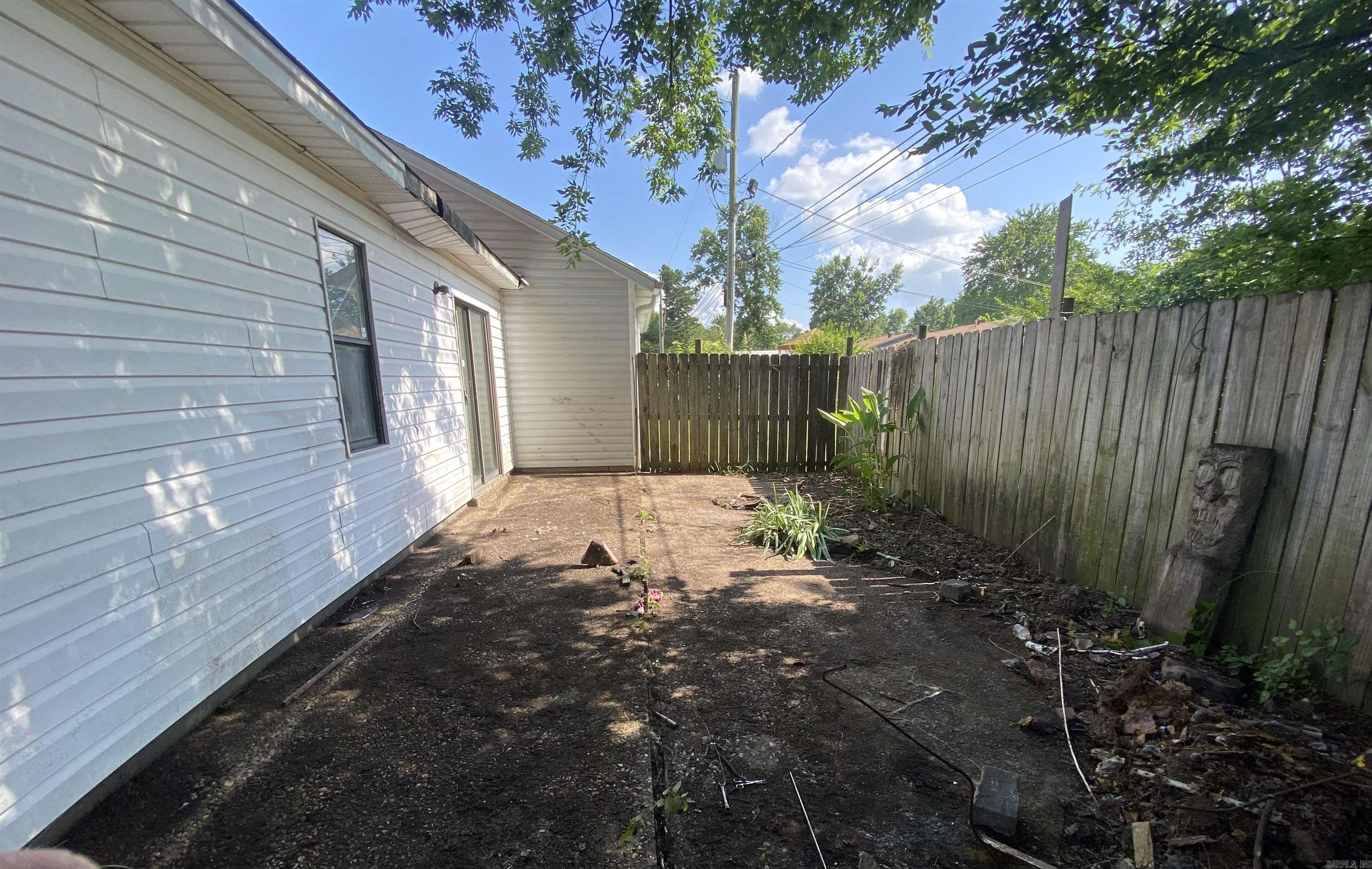 BRIARFIELD - Residential
