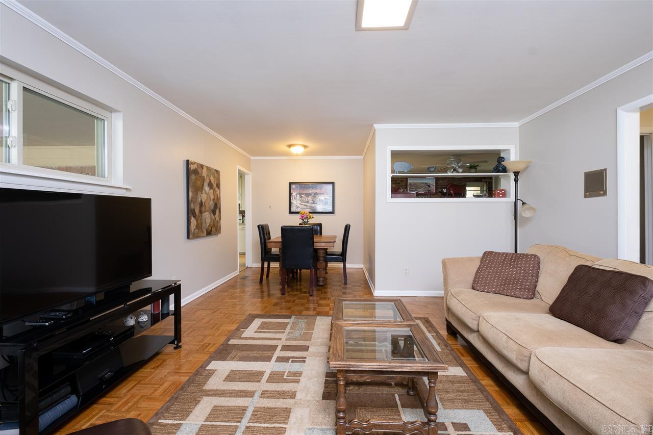 Leawood Manor 1st - Residential