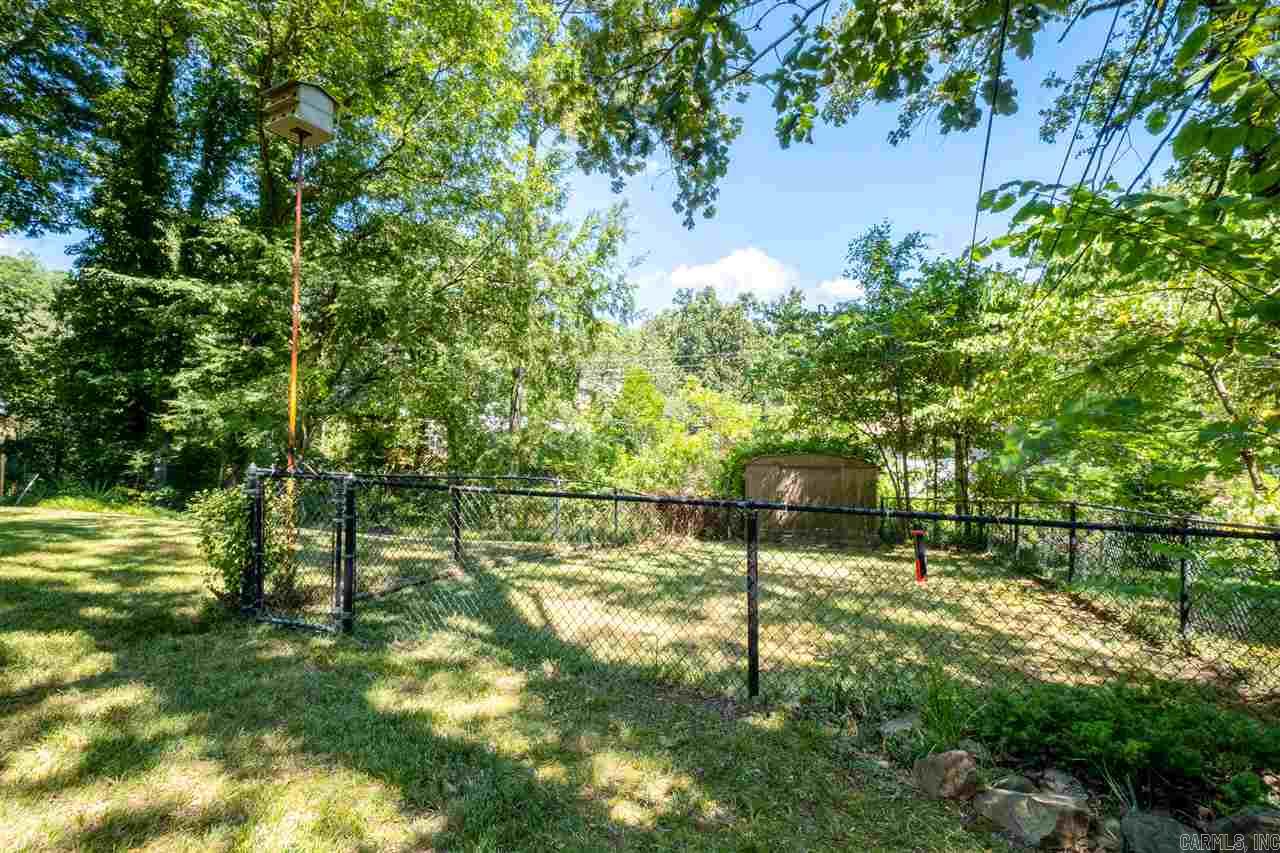 Leawood Manor 1st - Residential