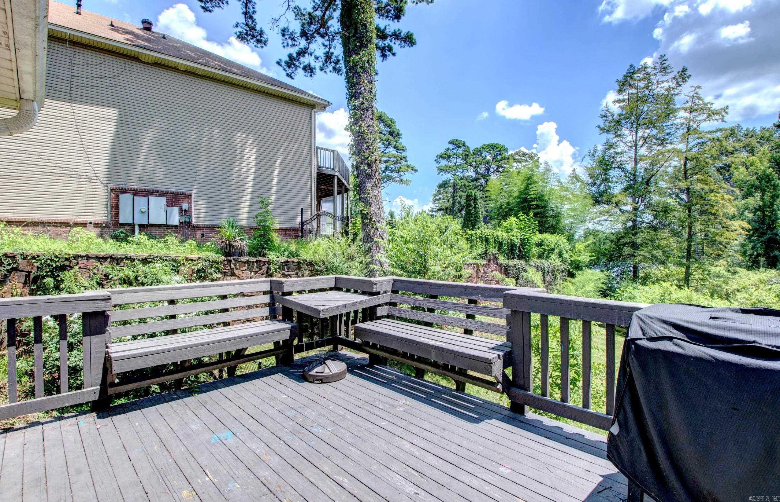 LAKESIDE TERRACE - Residential