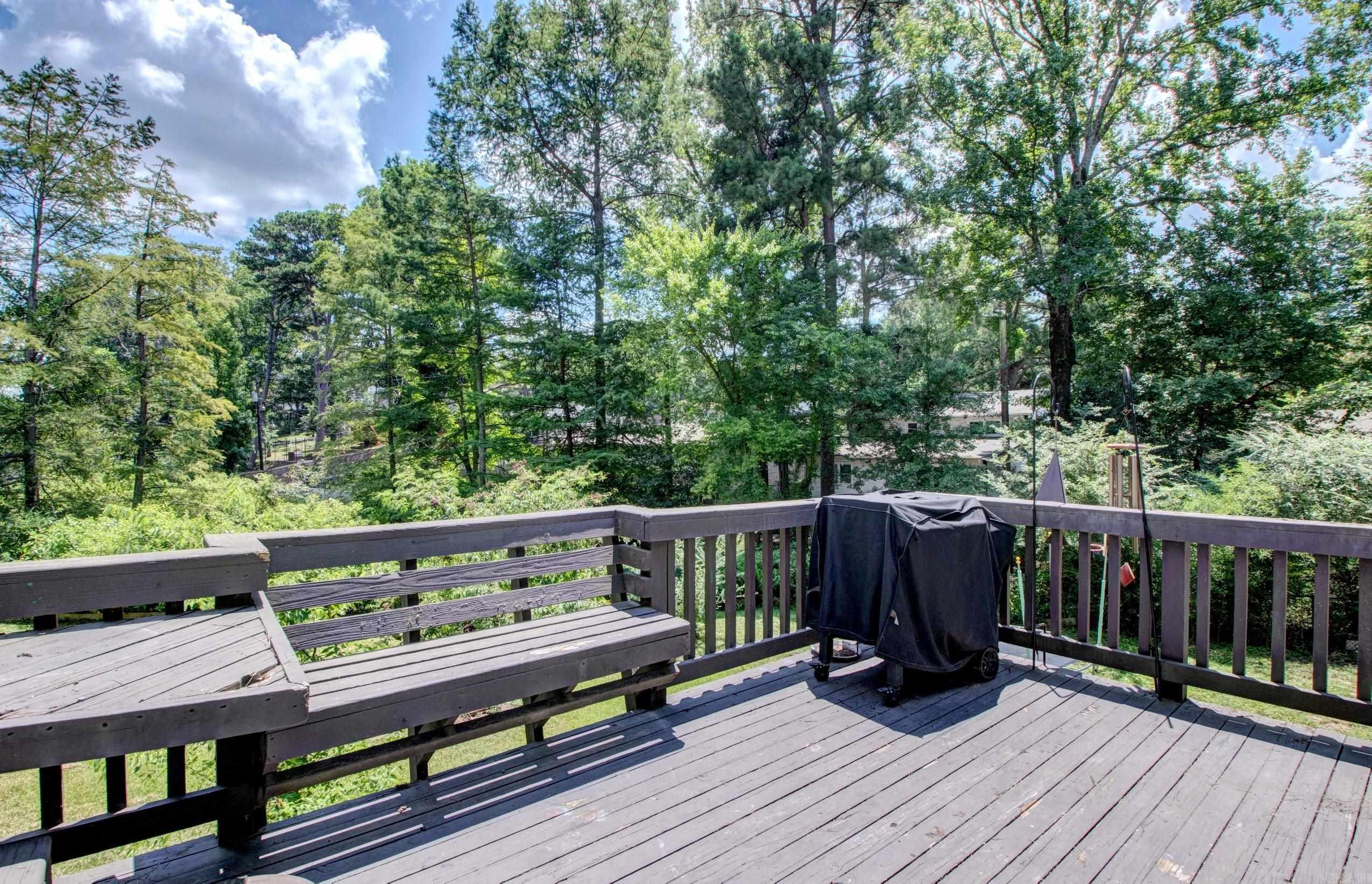 LAKESIDE TERRACE - Residential