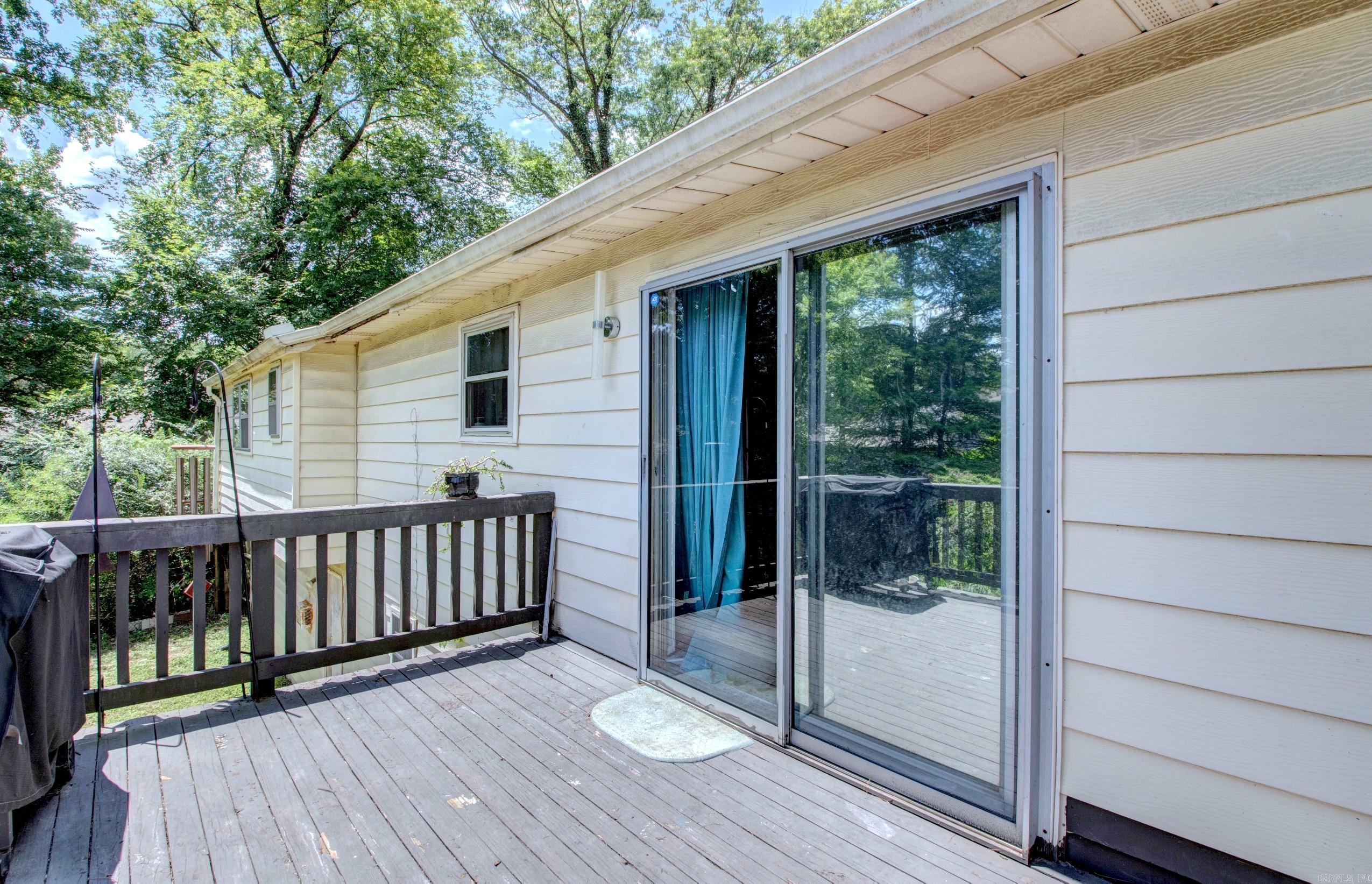 LAKESIDE TERRACE - Residential