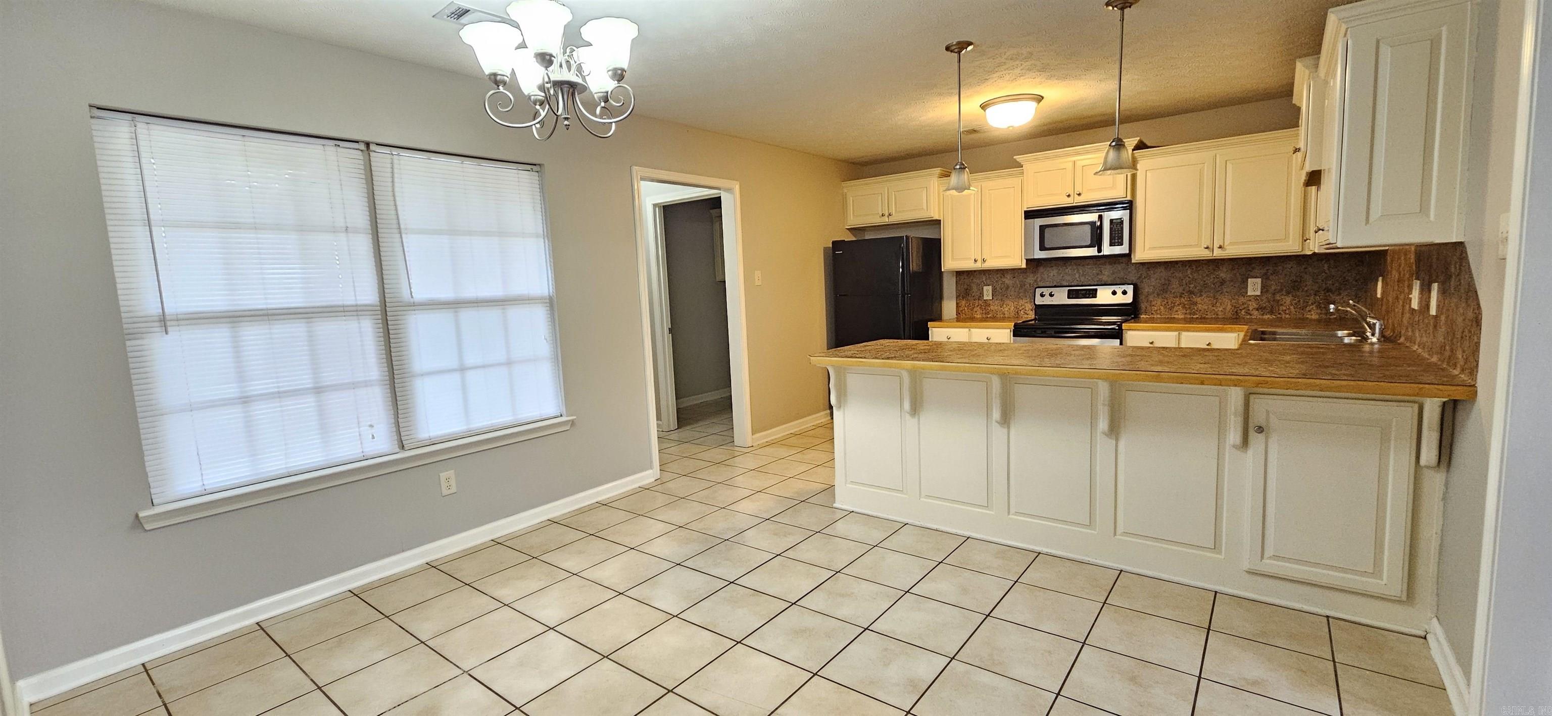 WILLOW LAKE - Residential