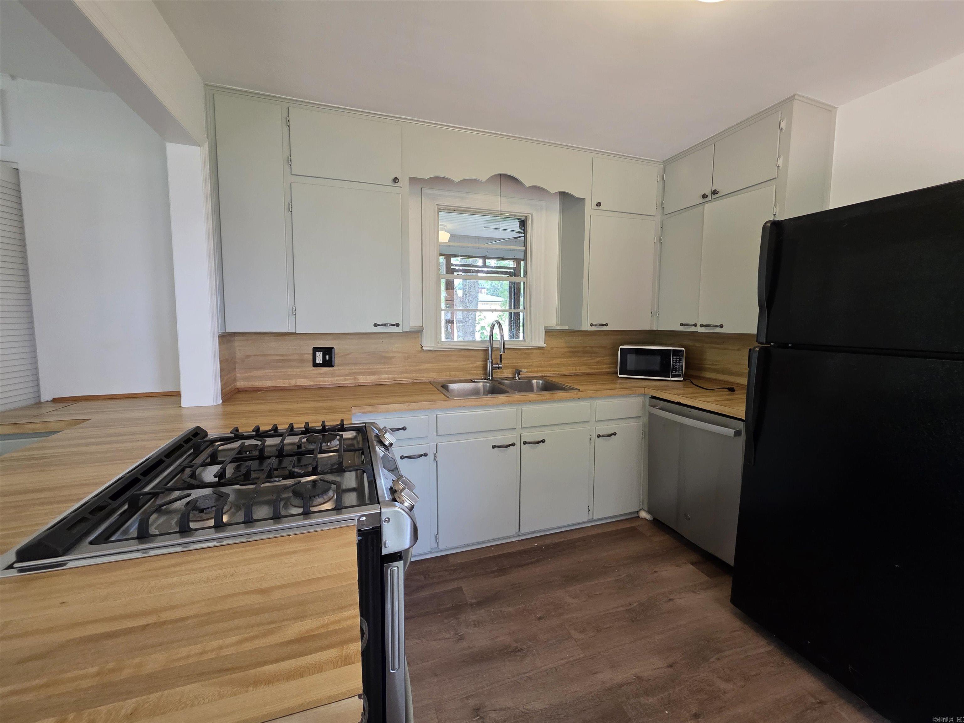 JULIE ADDN - NORTH LITTLE ROCK - Residential Lease