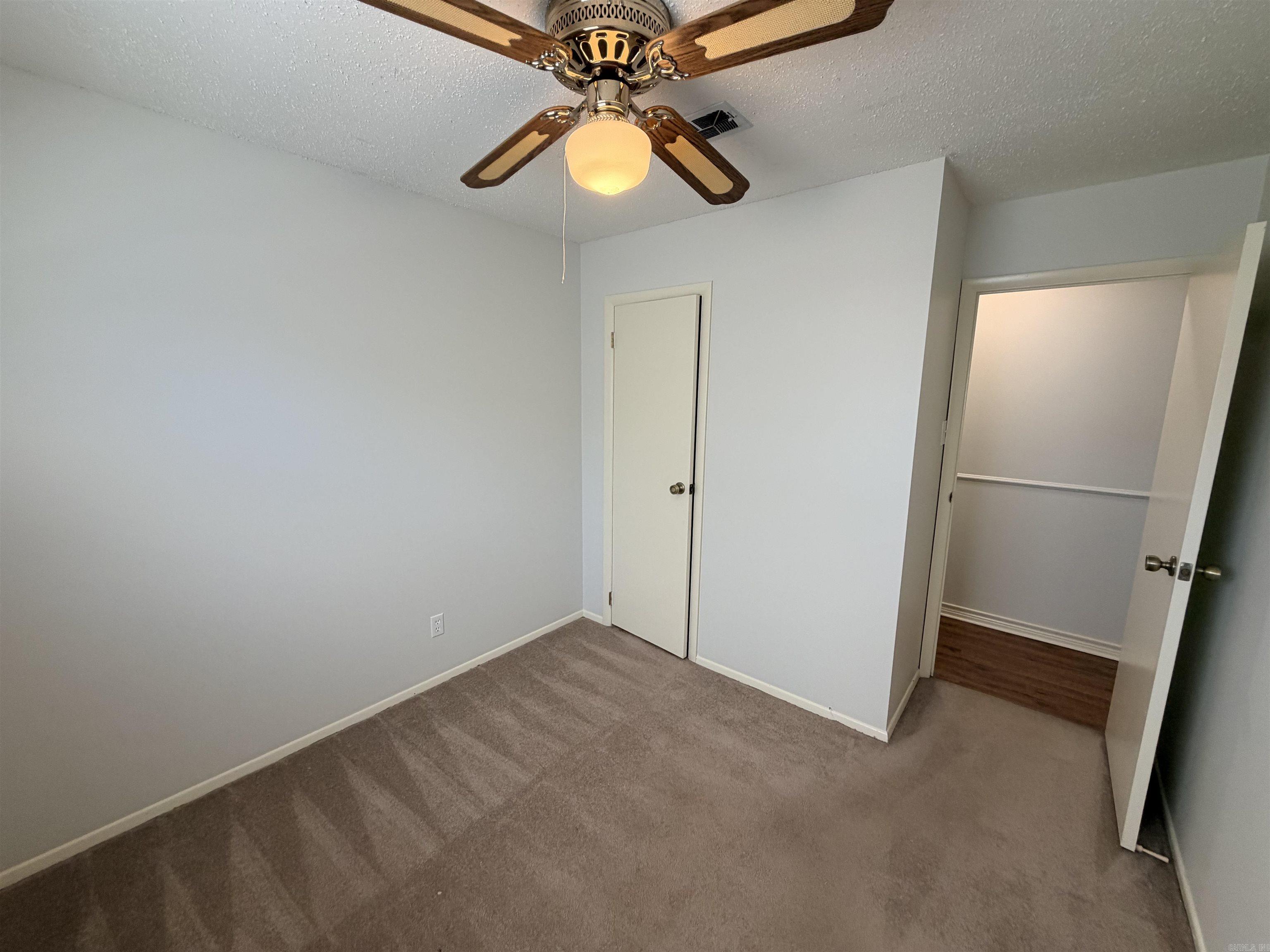 KELLOGG LAKE EST - Residential