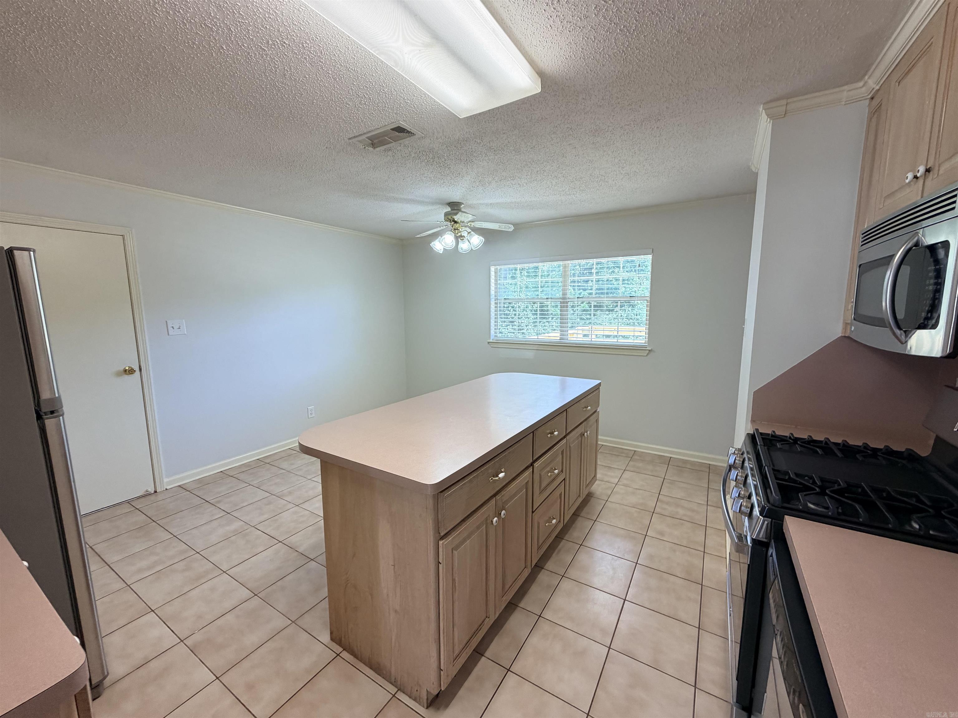 KELLOGG LAKE EST - Residential