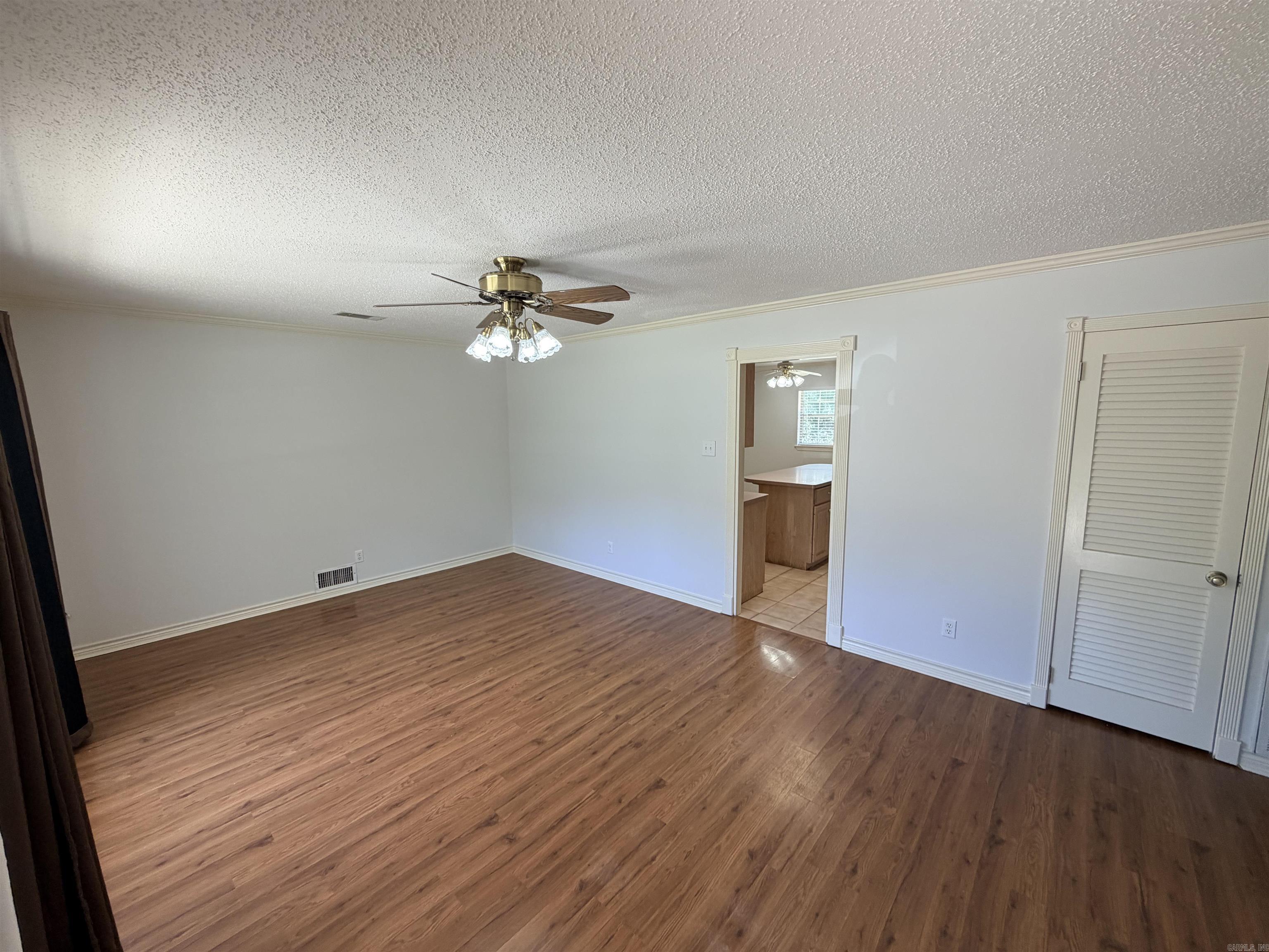 KELLOGG LAKE EST - Residential