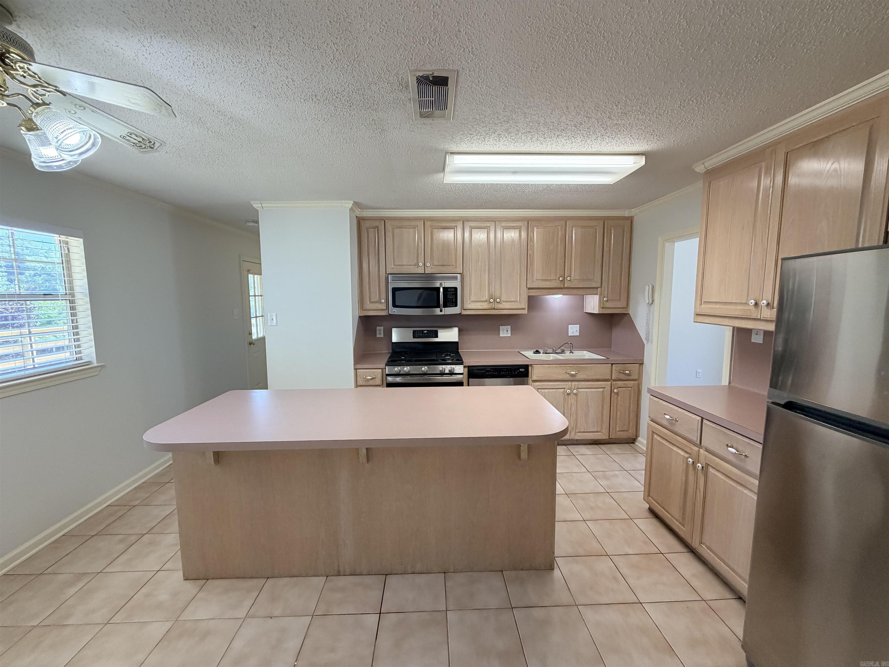KELLOGG LAKE EST - Residential