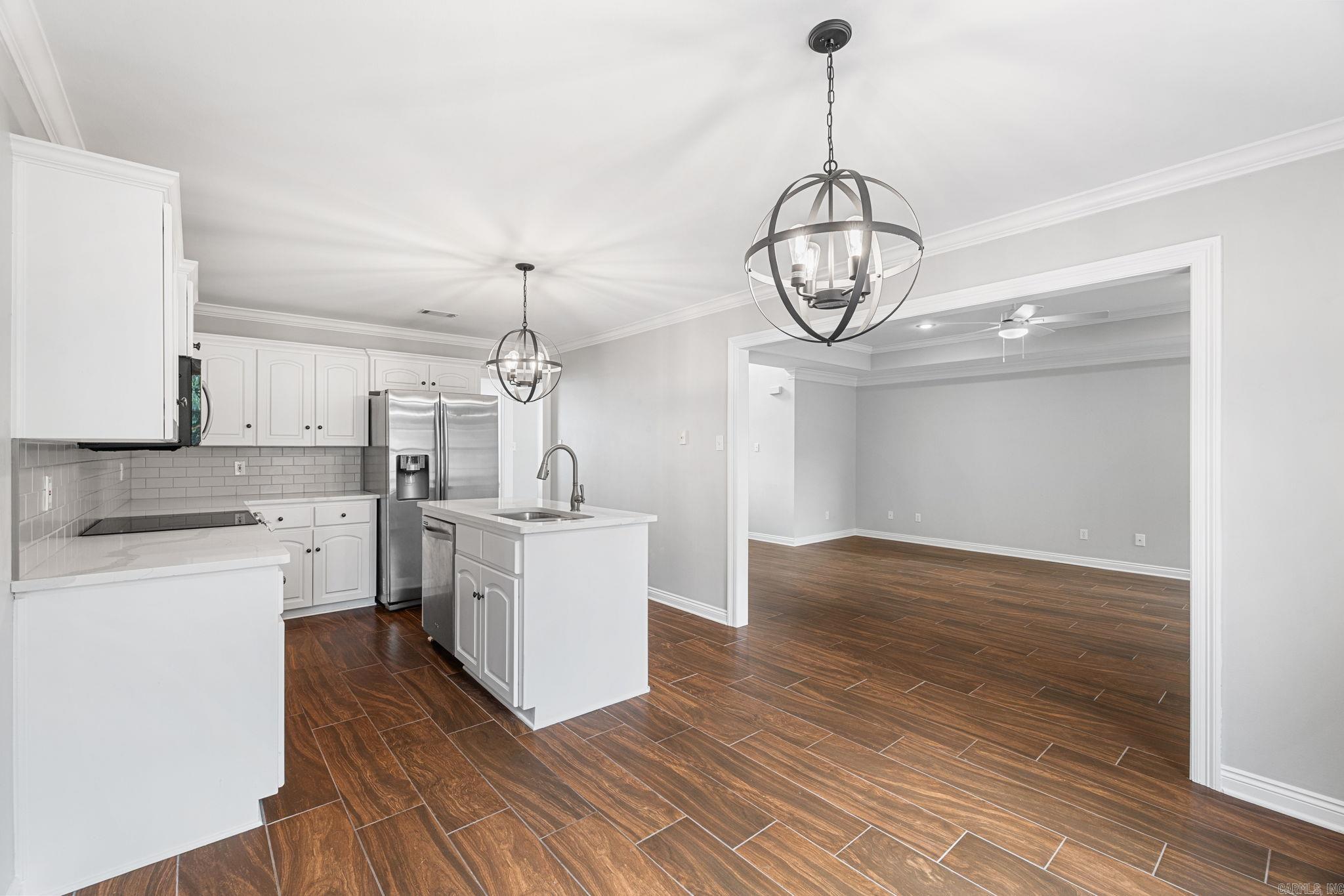 COUNTRY VILLAGE ESTATES - Residential