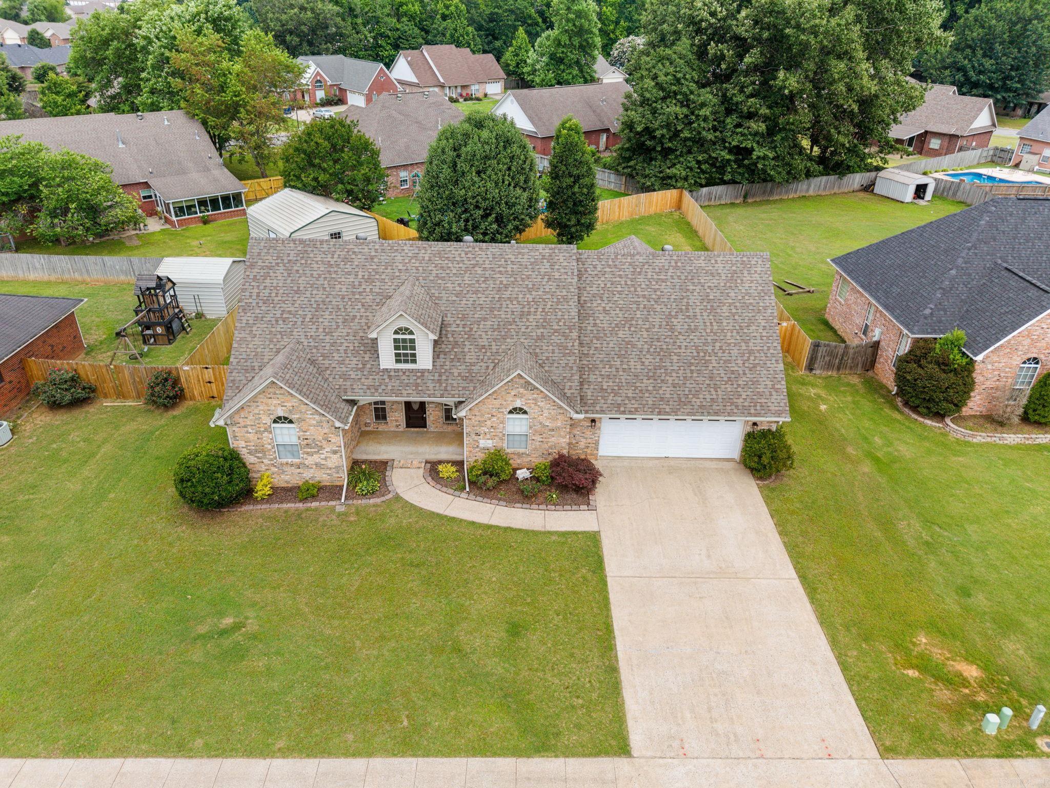 COUNTRY VILLAGE ESTATES - Residential