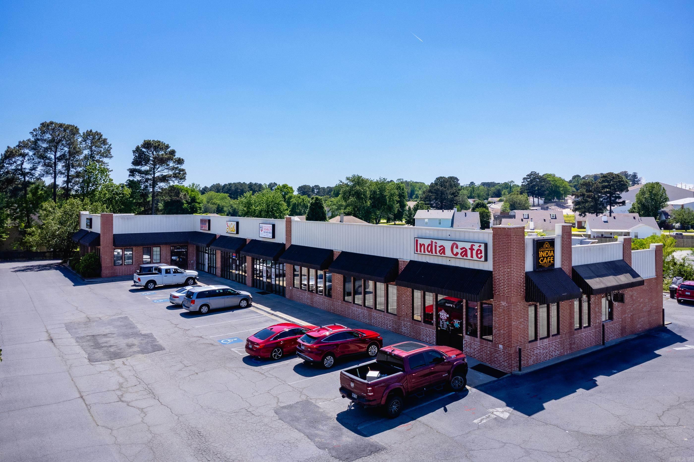 Hidden Creek Plaza Mixed use retail / office building with a total of 11 suites. Great location just off Hwy 5 and I-30 W access road on North Prickett Road. 100% leased multi-tenant strip center in high demand area.