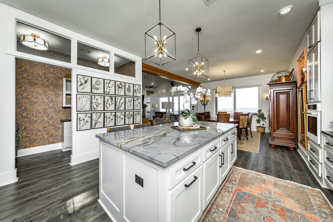 DIAMOND BLUFF ESTATES EAST - Residential