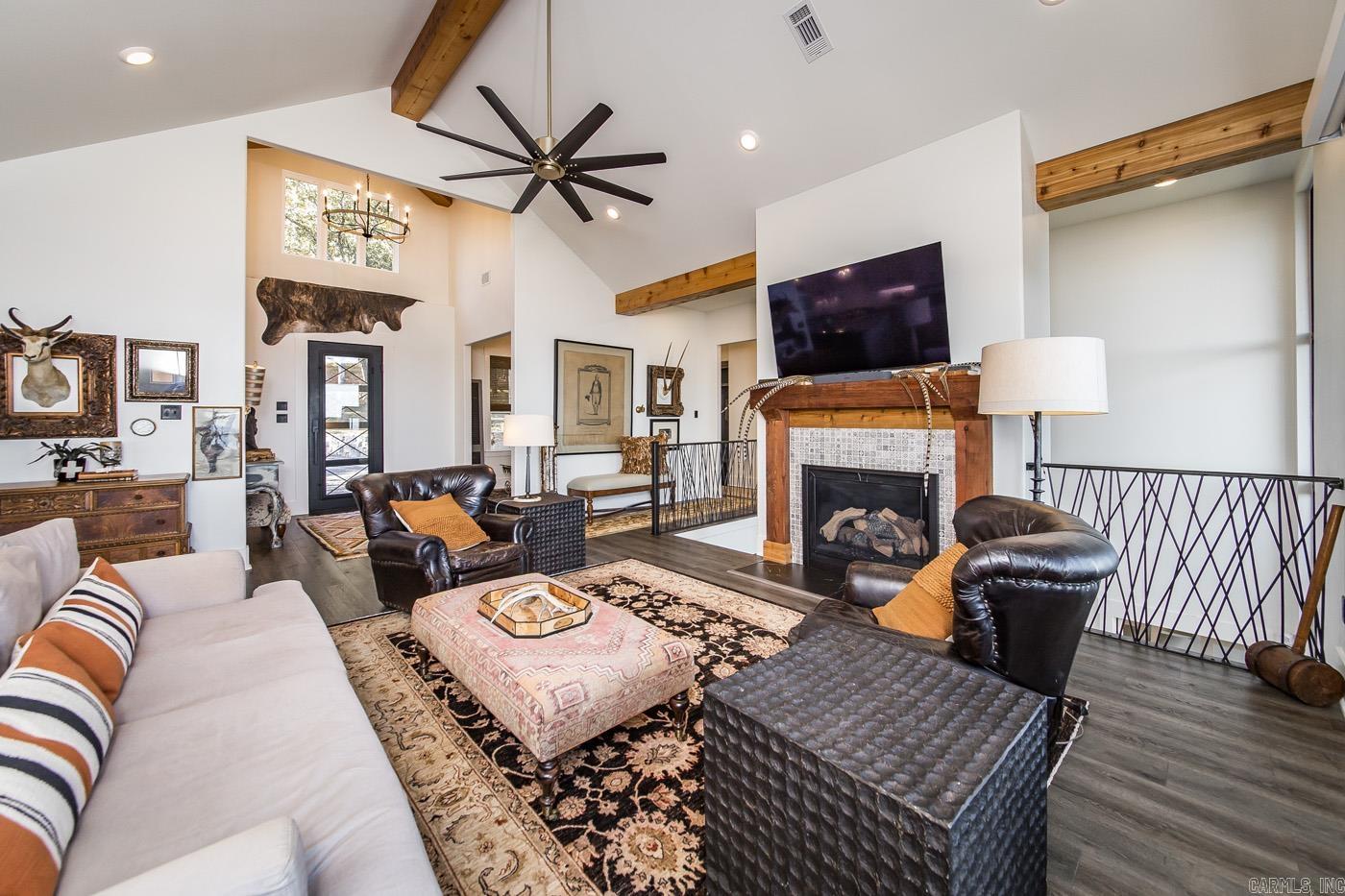 DIAMOND BLUFF ESTATES EAST - Residential