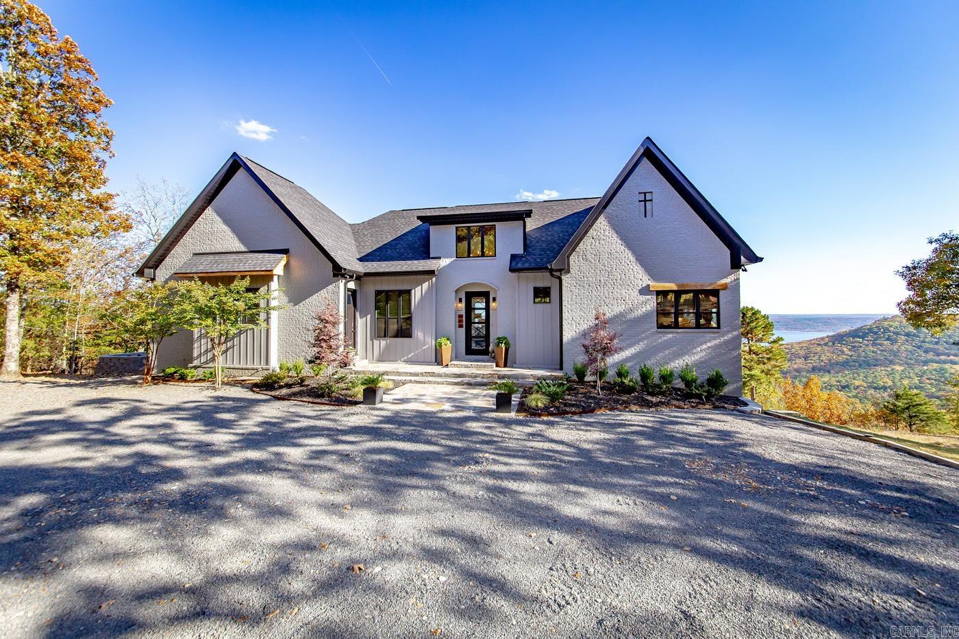 DIAMOND BLUFF ESTATES EAST - Residential