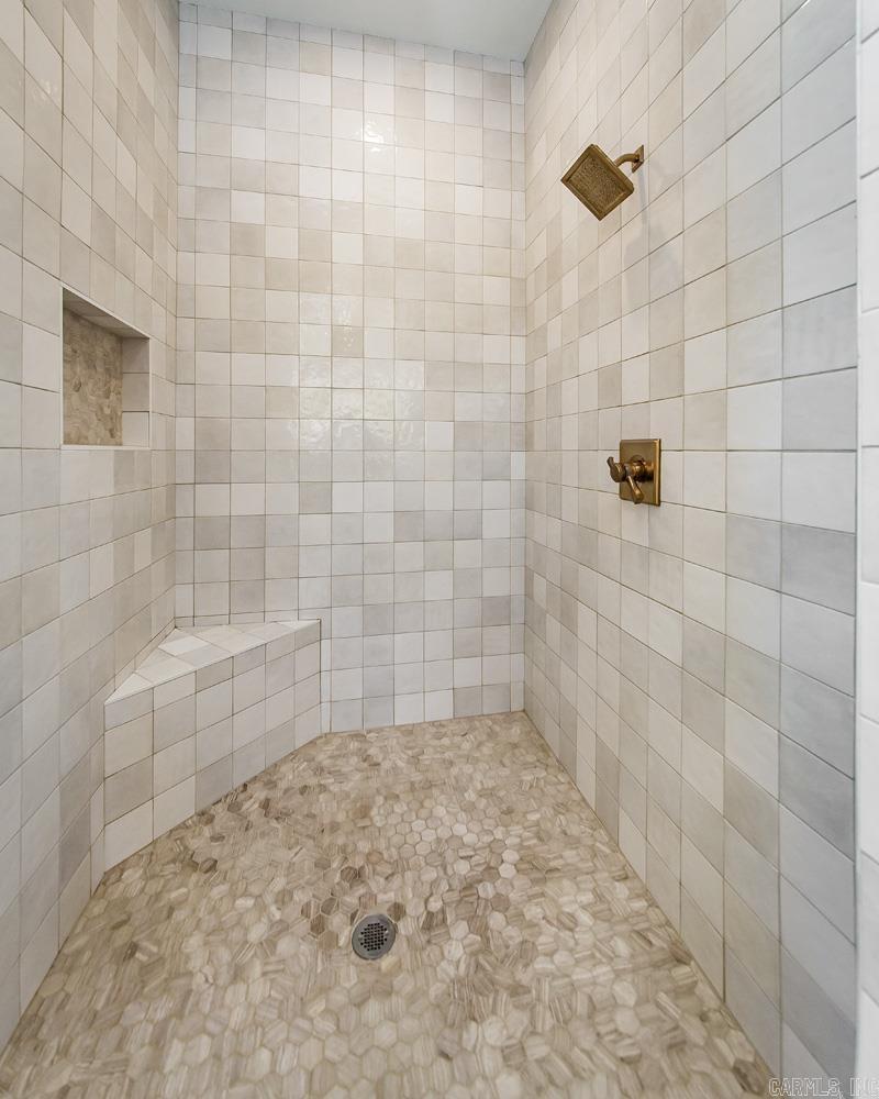 DIAMOND BLUFF ESTATES EAST - Residential