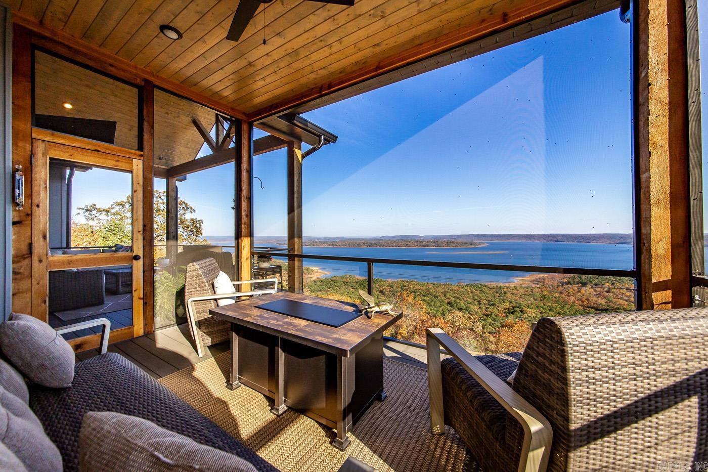 DIAMOND BLUFF ESTATES EAST - Residential