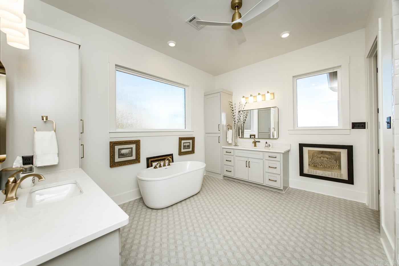 DIAMOND BLUFF ESTATES EAST - Residential