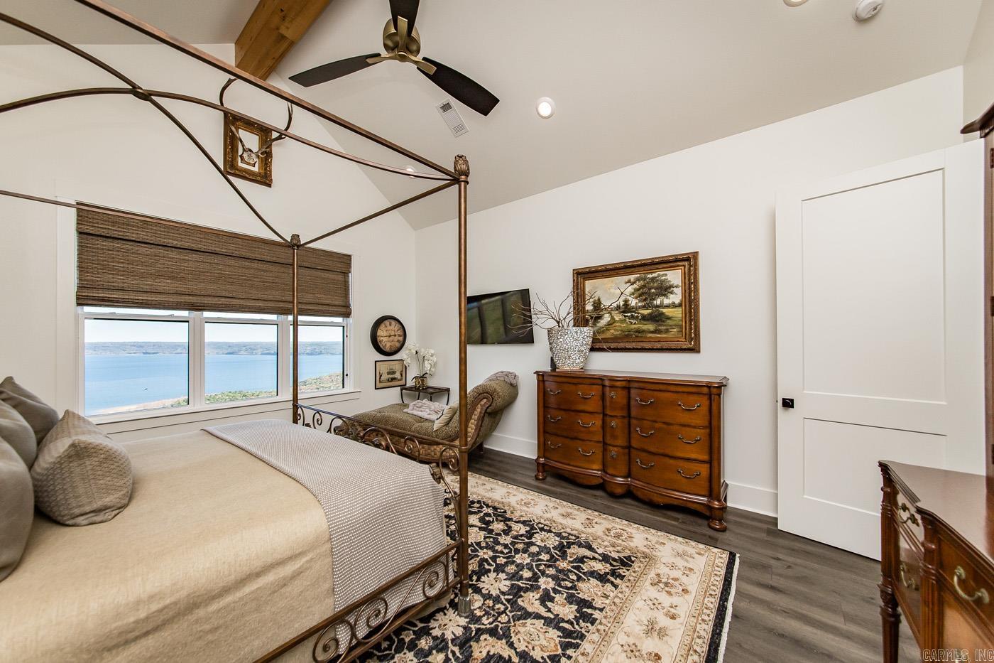 DIAMOND BLUFF ESTATES EAST - Residential