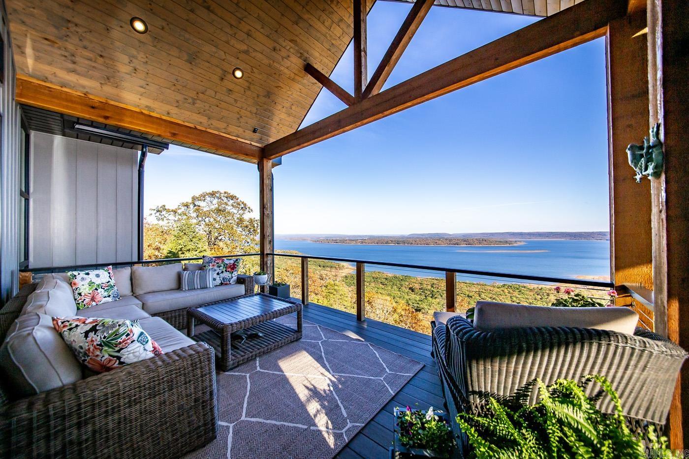 DIAMOND BLUFF ESTATES EAST - Residential