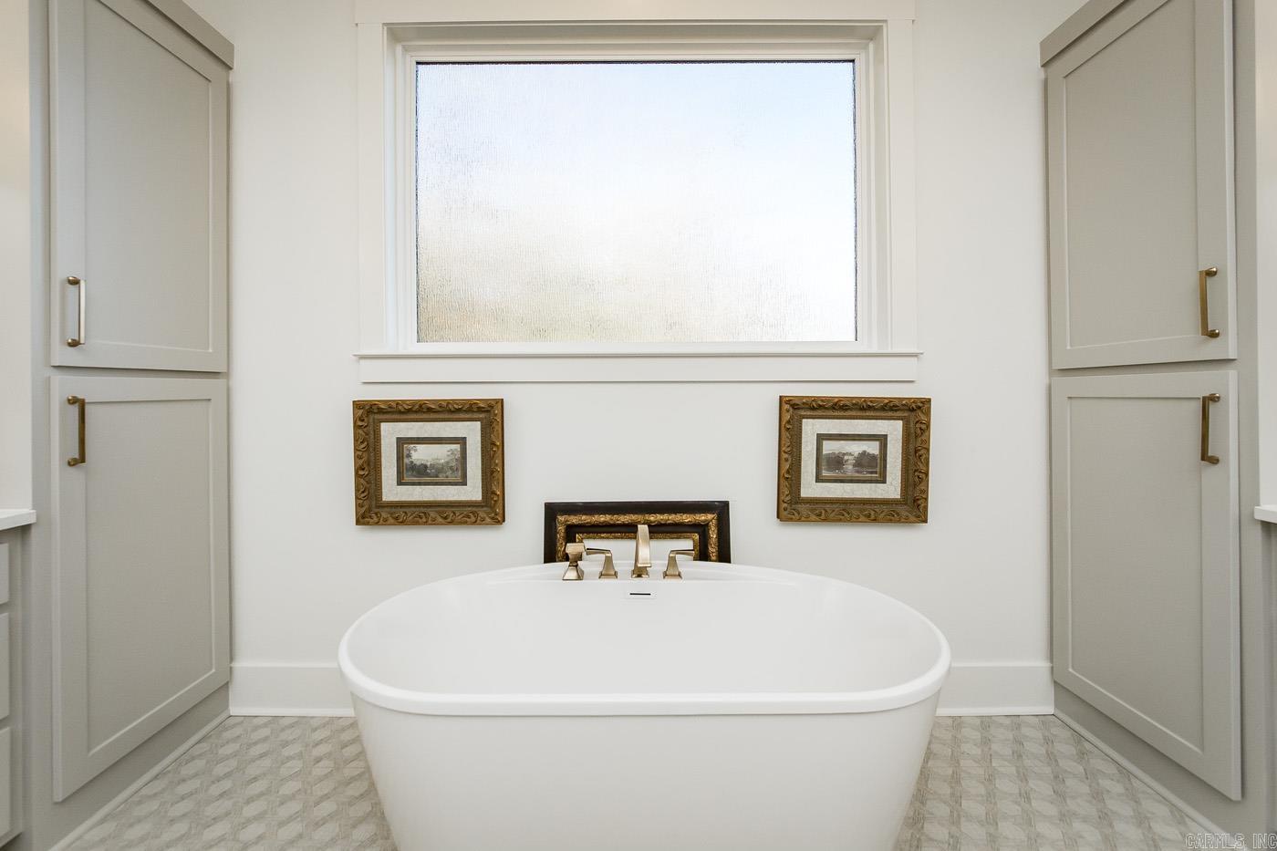 DIAMOND BLUFF ESTATES EAST - Residential