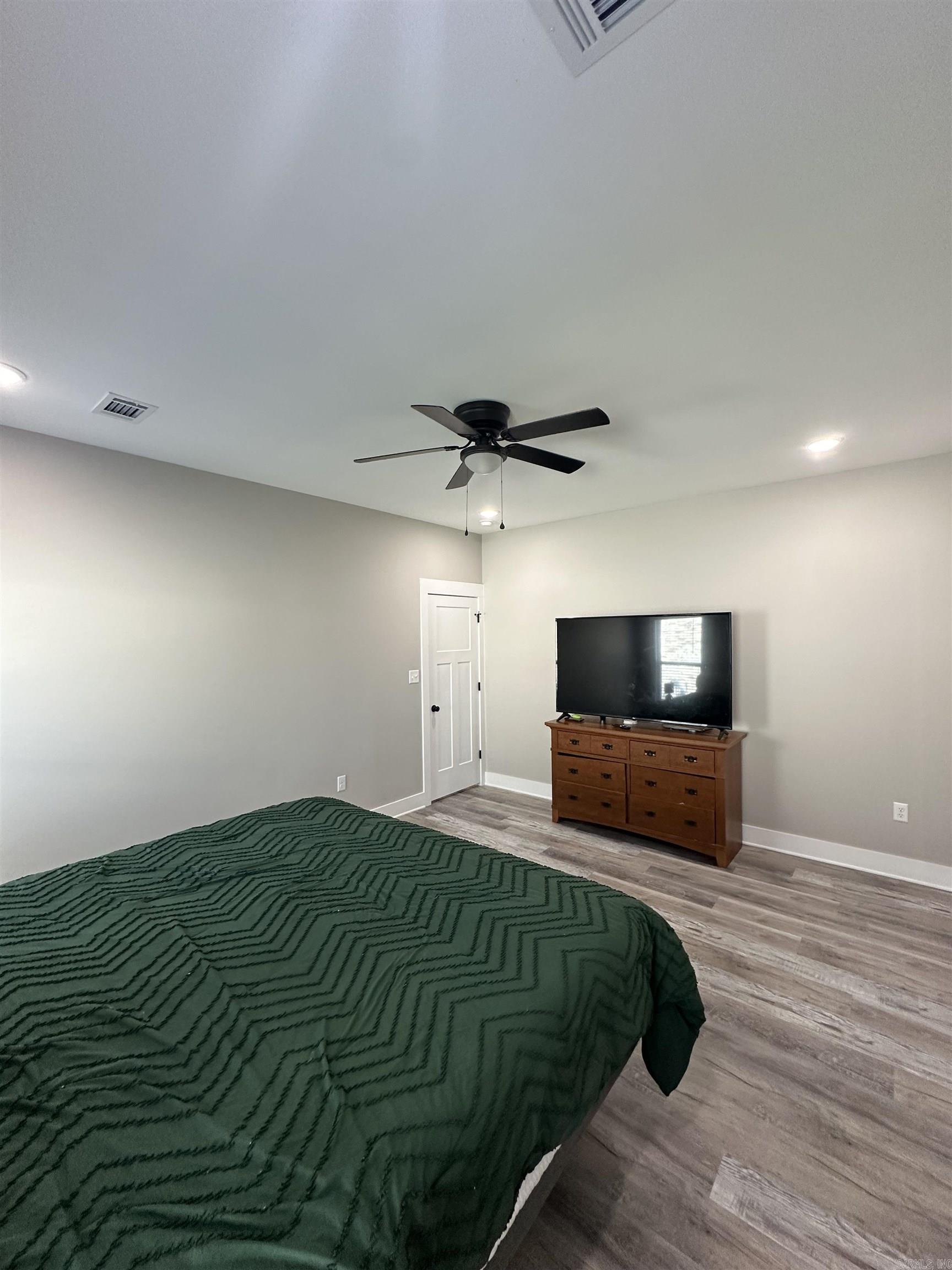 EAST MEADOW - Residential