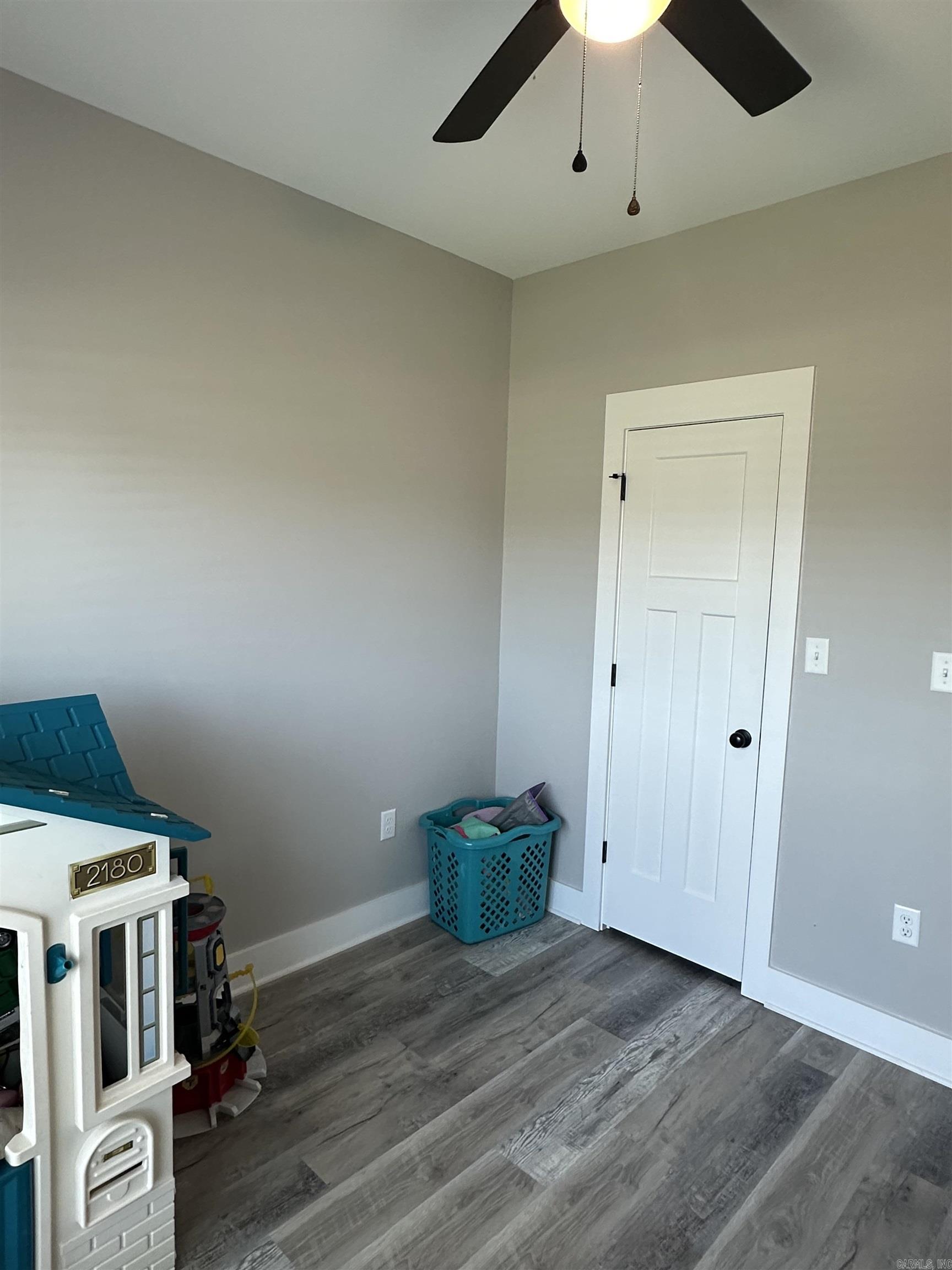 EAST MEADOW - Residential