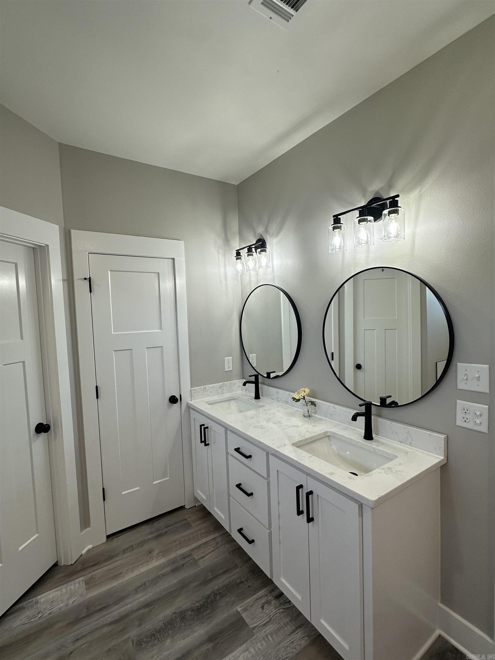 EAST MEADOW - Residential