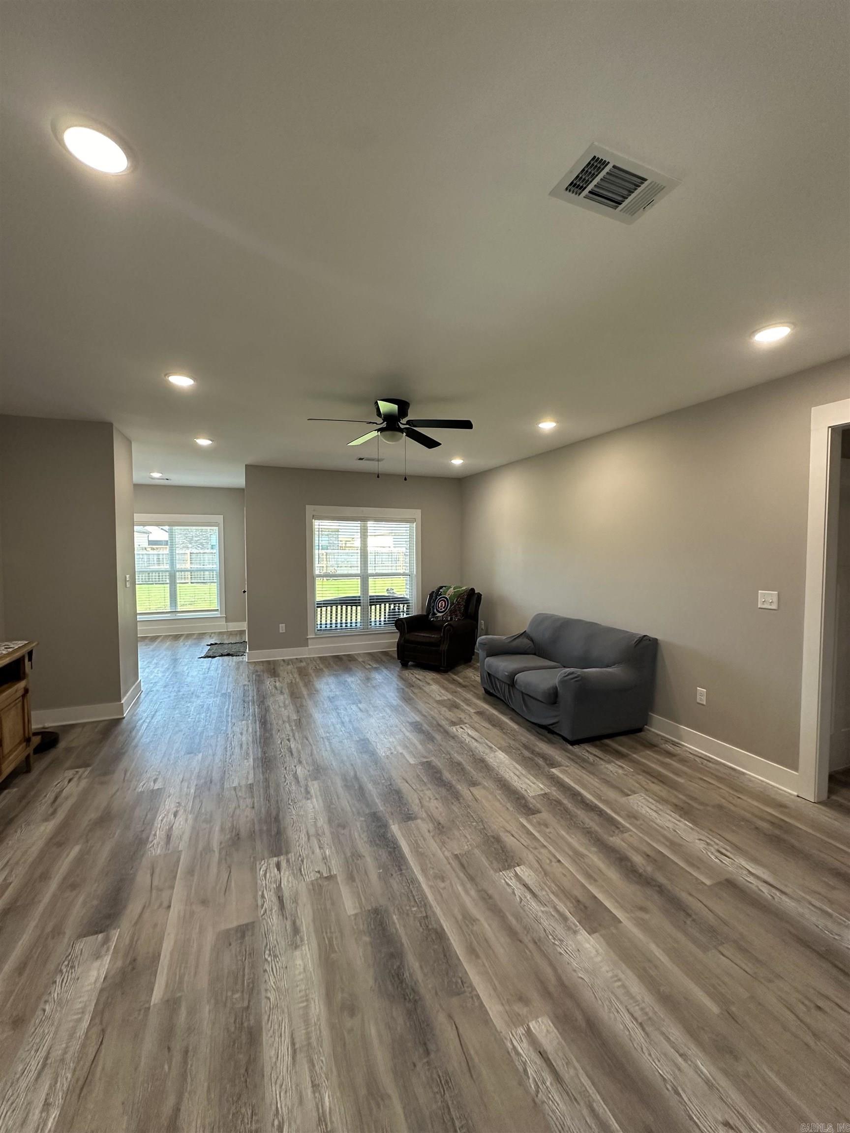 EAST MEADOW - Residential