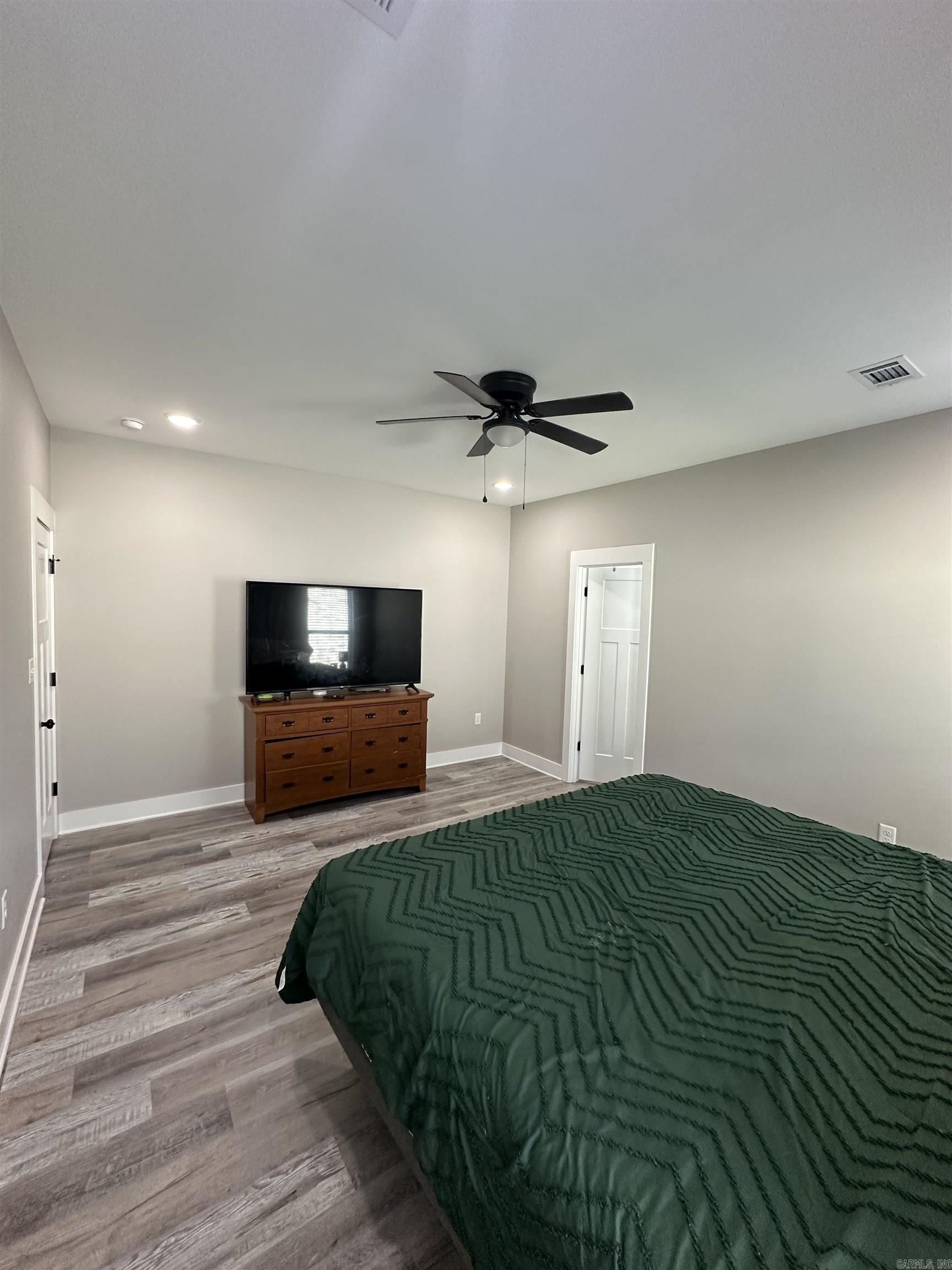 EAST MEADOW - Residential