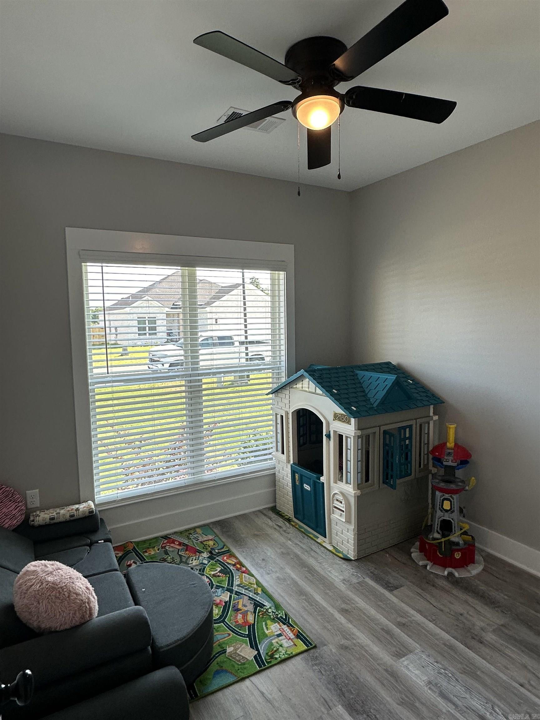EAST MEADOW - Residential