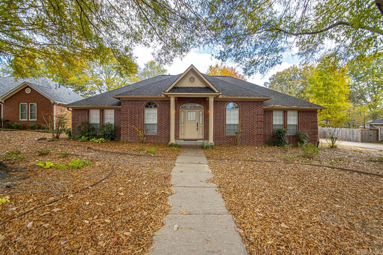 Beautiful 4 bed 2 bath home in the stunning St Charles Place neighborhood. This home is nestled in a quiet cul de sac with a side load 2 car garage. The kitchen has been updated with granite countertops, backsplash, and gas range. Phenomenal location near the corner of Salem and Tyler St in Conway. Quick access to the interstate and all your local amenities!