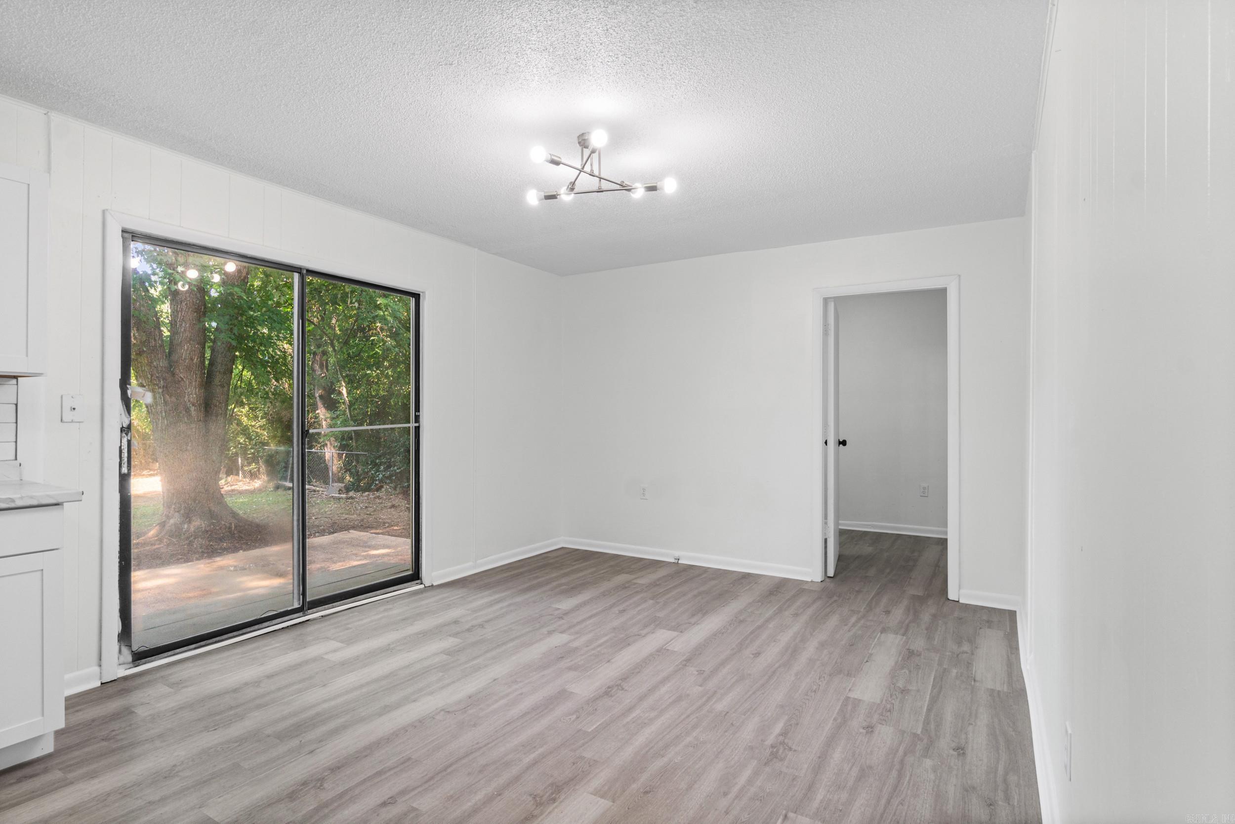 KELLOGG LAKE EST - Residential