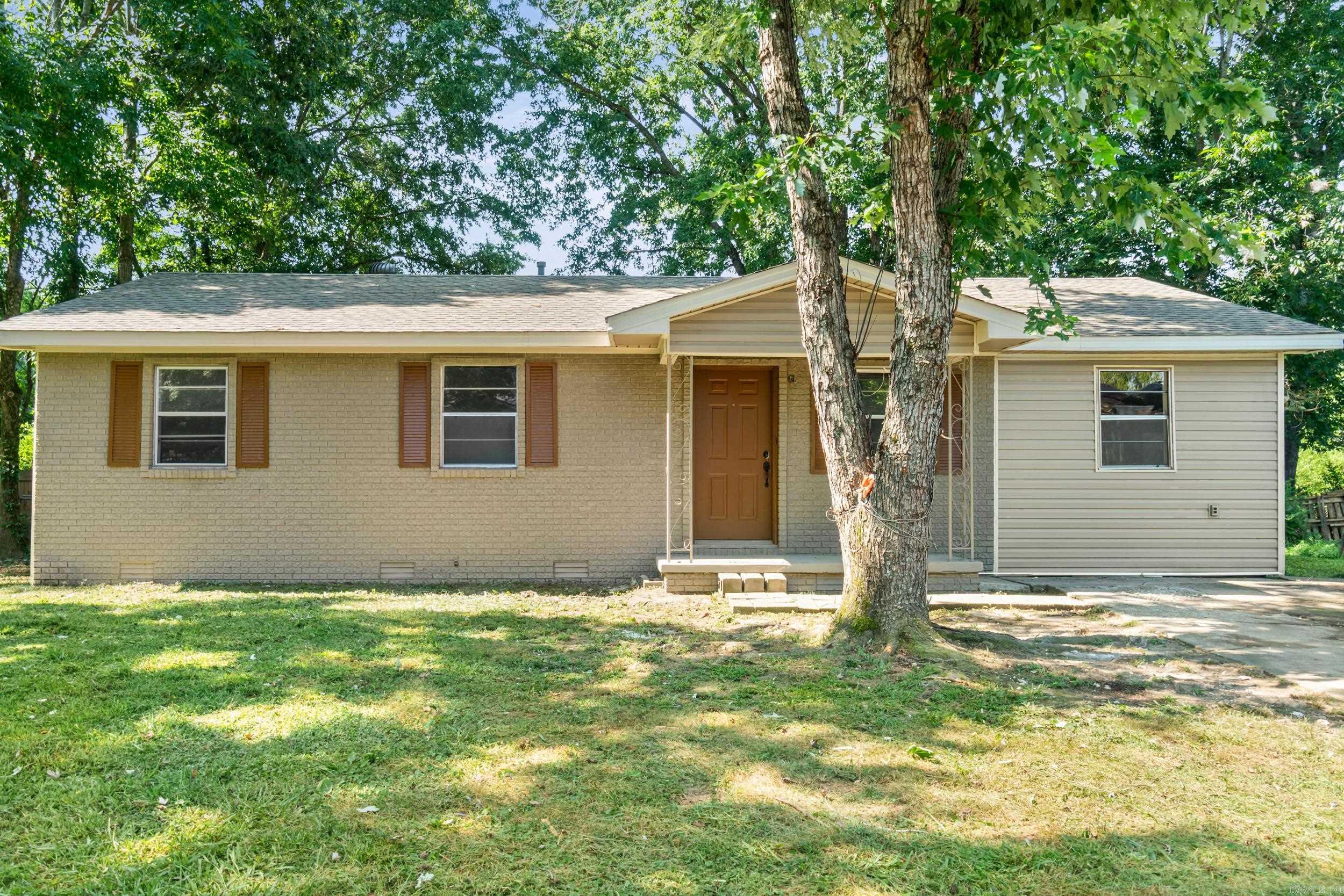 Book a viewing today while it lasts. This is a new Shiny Penny just waiting for a new owner to enjoy all the updates, upgrades and sparkle. New roof June 2026, new kitchen, new LVP flooring throughout, NO carpet. The great room/living room has plenty of space for entertaining, laundry room is huge with lots of space for a desk, cabinet or hobby area. Kitchen has new cabinets, flooring countertops, all new appliances including microwave. Bathrooms all upgraded.The list goes one. Please check on line docs for a complete upgrade list. Large backyard for kids and pets. Easy to show so Let's go! Sq ft is estimated, feel free to measure. NO SPD Available. Seller has never lived in house.