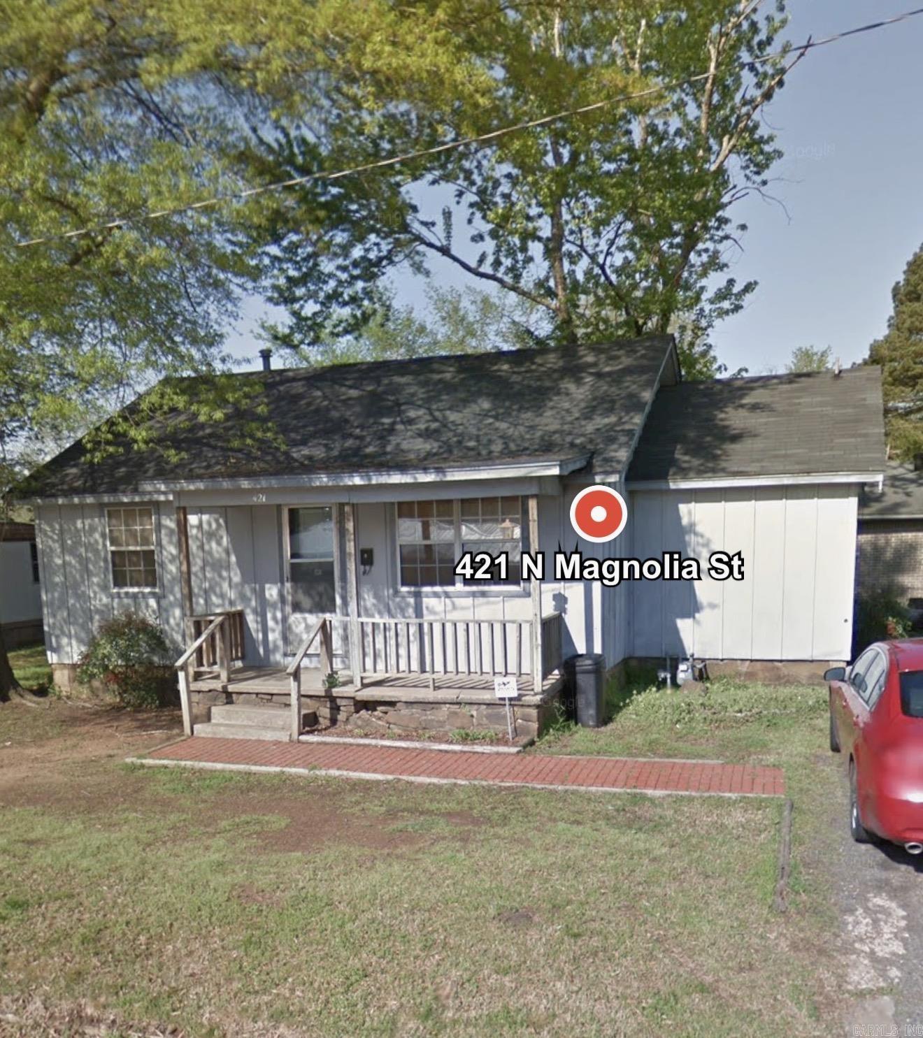 Very nice 3 bedroom 1 bath home with an addition mobile home in the city of Perryville. All need a little TLC and updates. Note: Square footage, Lot size, and tax disclosures are approximate measuring encouraged.