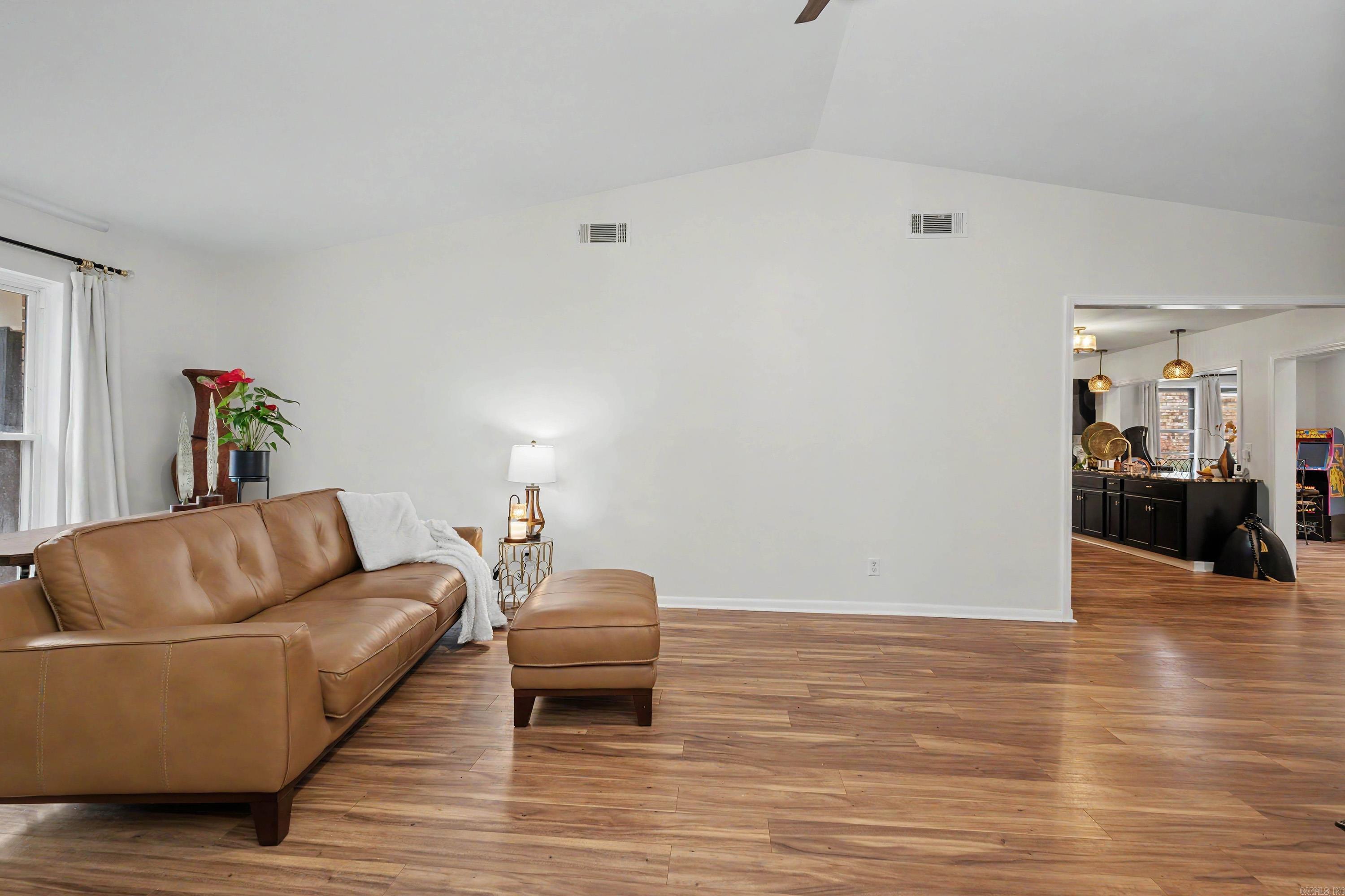 INDIAN HILLS - Residential
