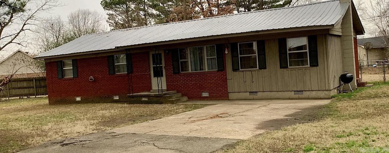 3 bedroom 1 bathroom.  House is being sold as is.  Needs new flooring