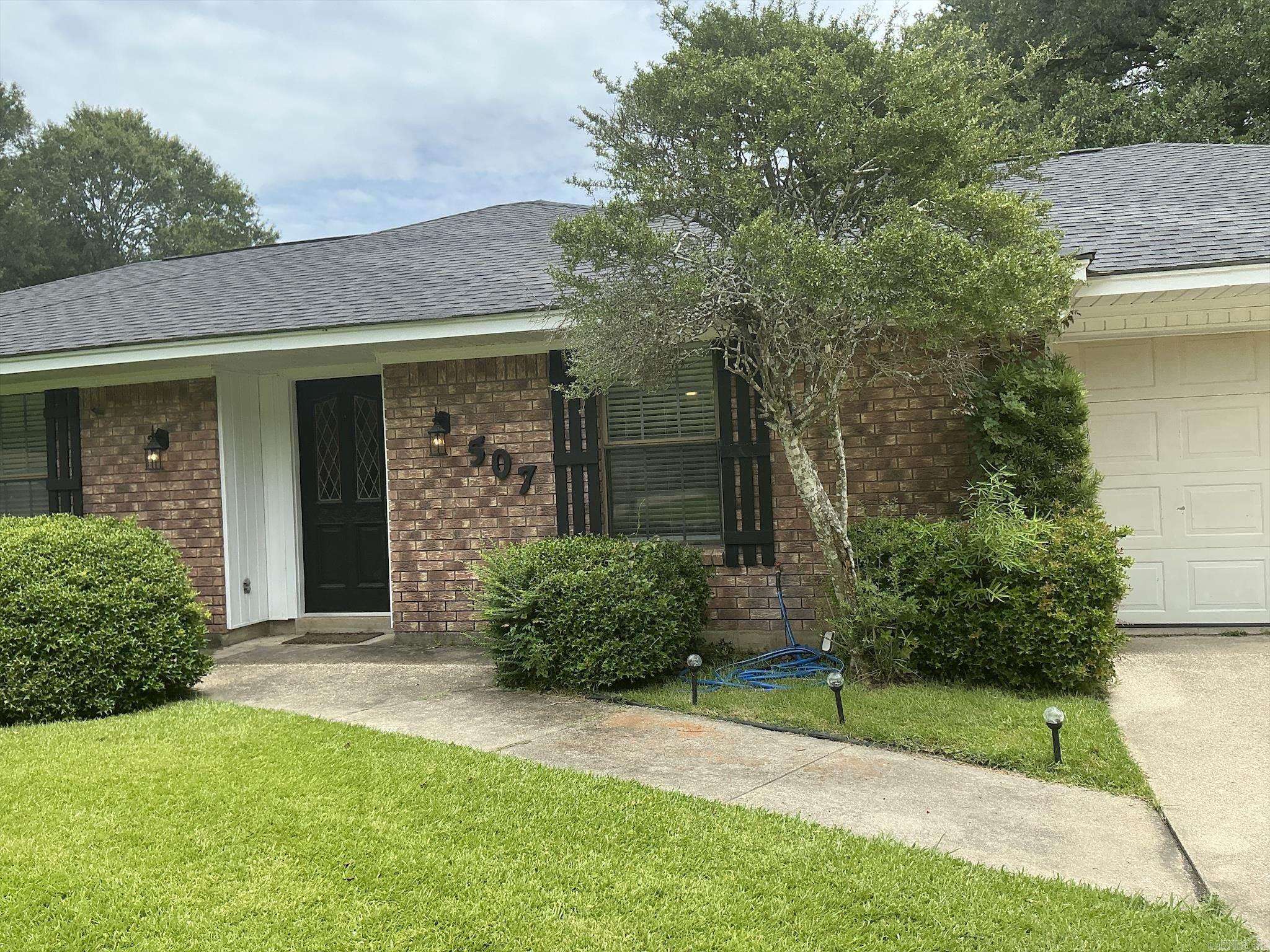 BEVERLY PLACE - Residential