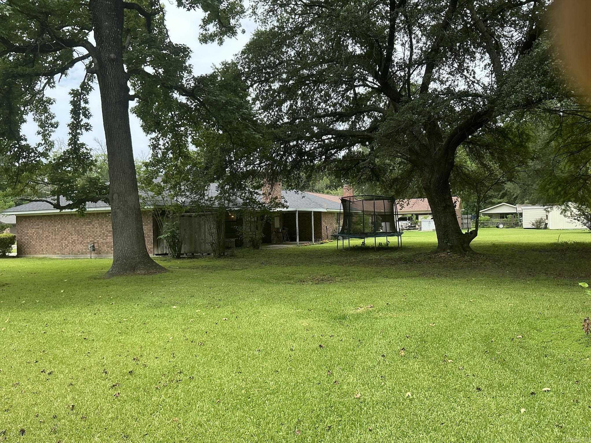 BEVERLY PLACE - Residential