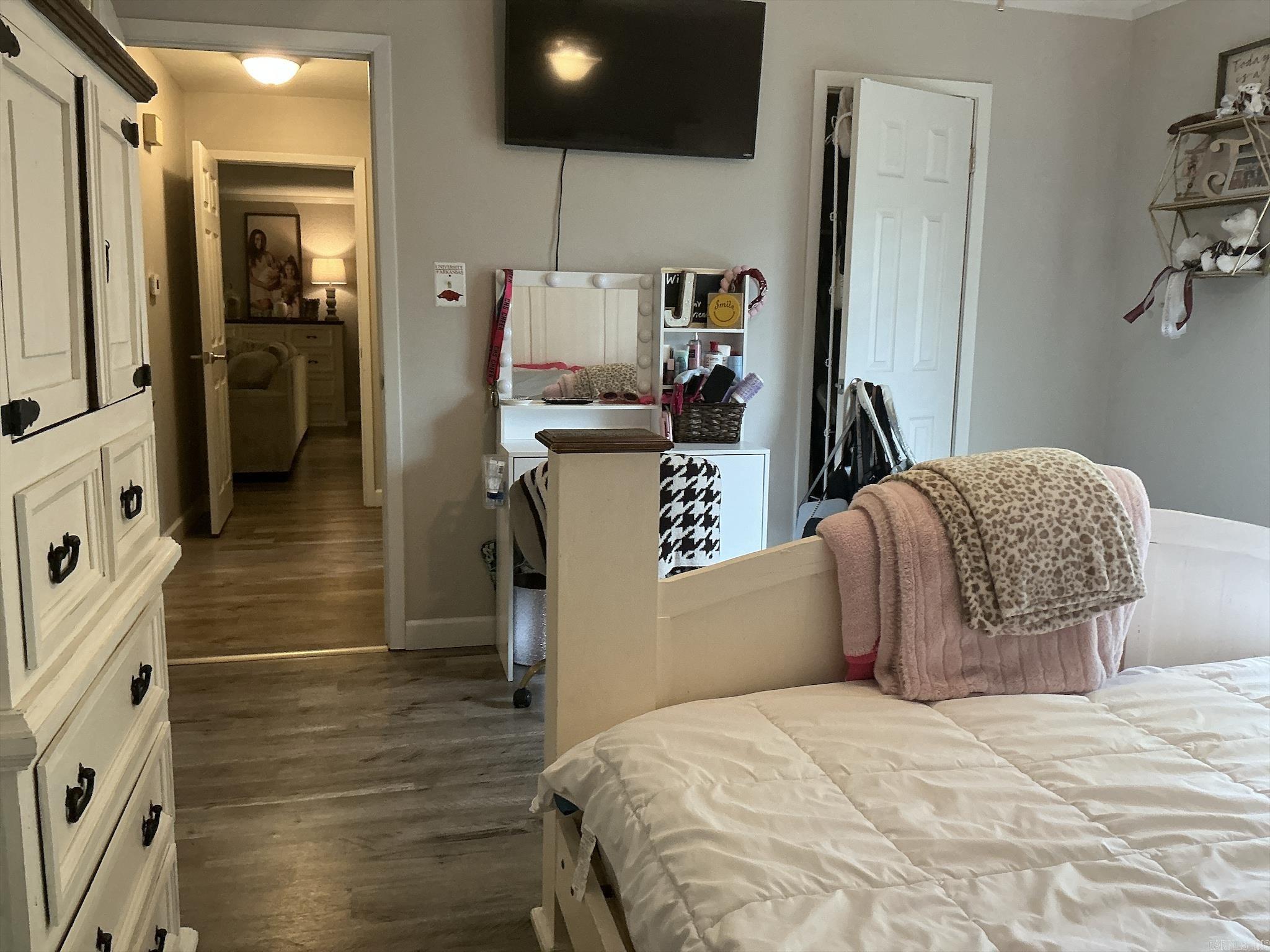 BEVERLY PLACE - Residential