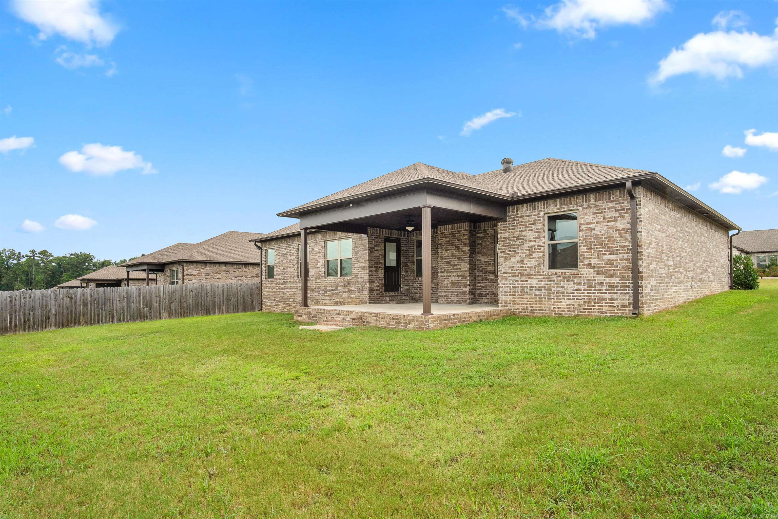 HERITAGE MEADOWS - Residential