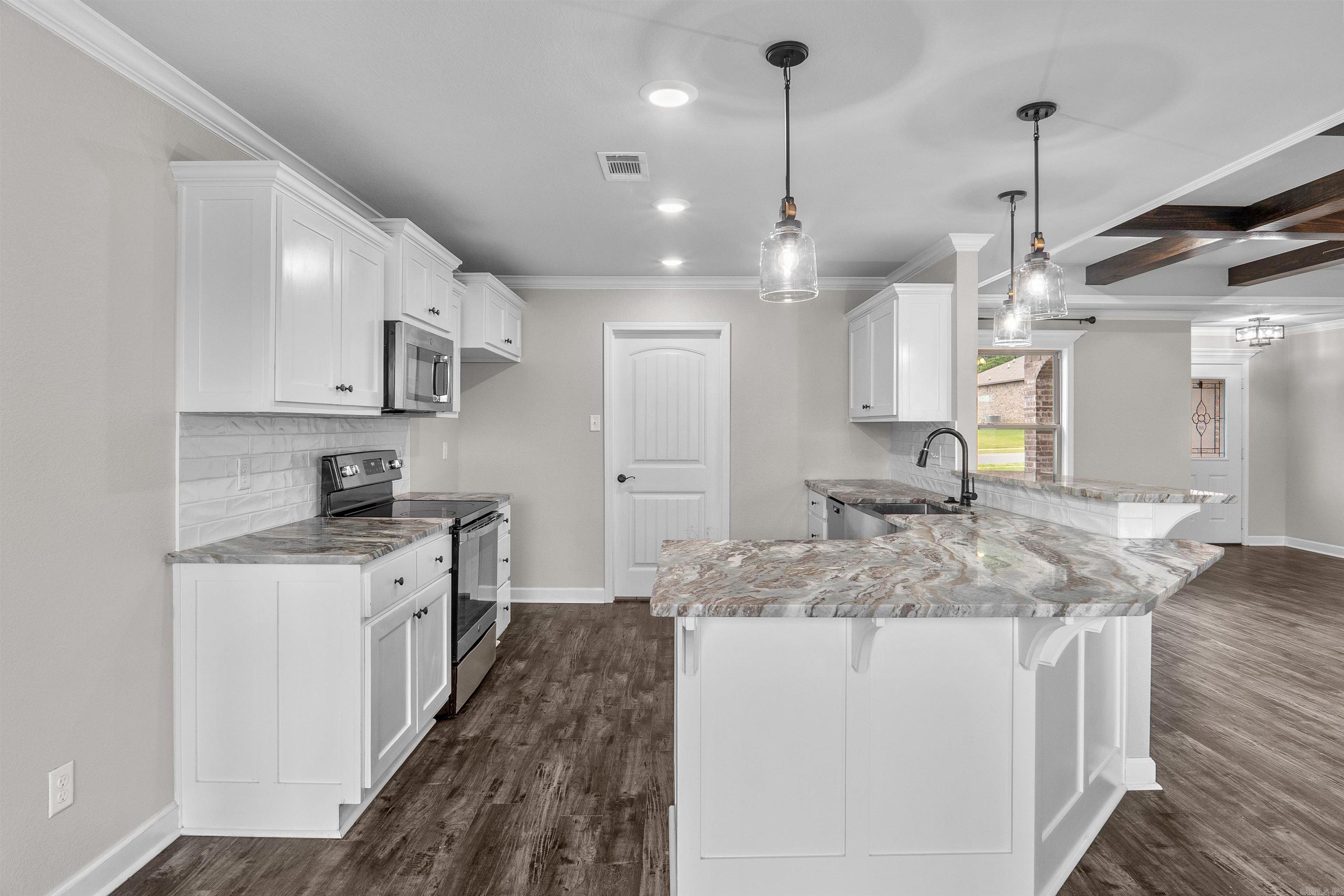 HERITAGE MEADOWS - Residential