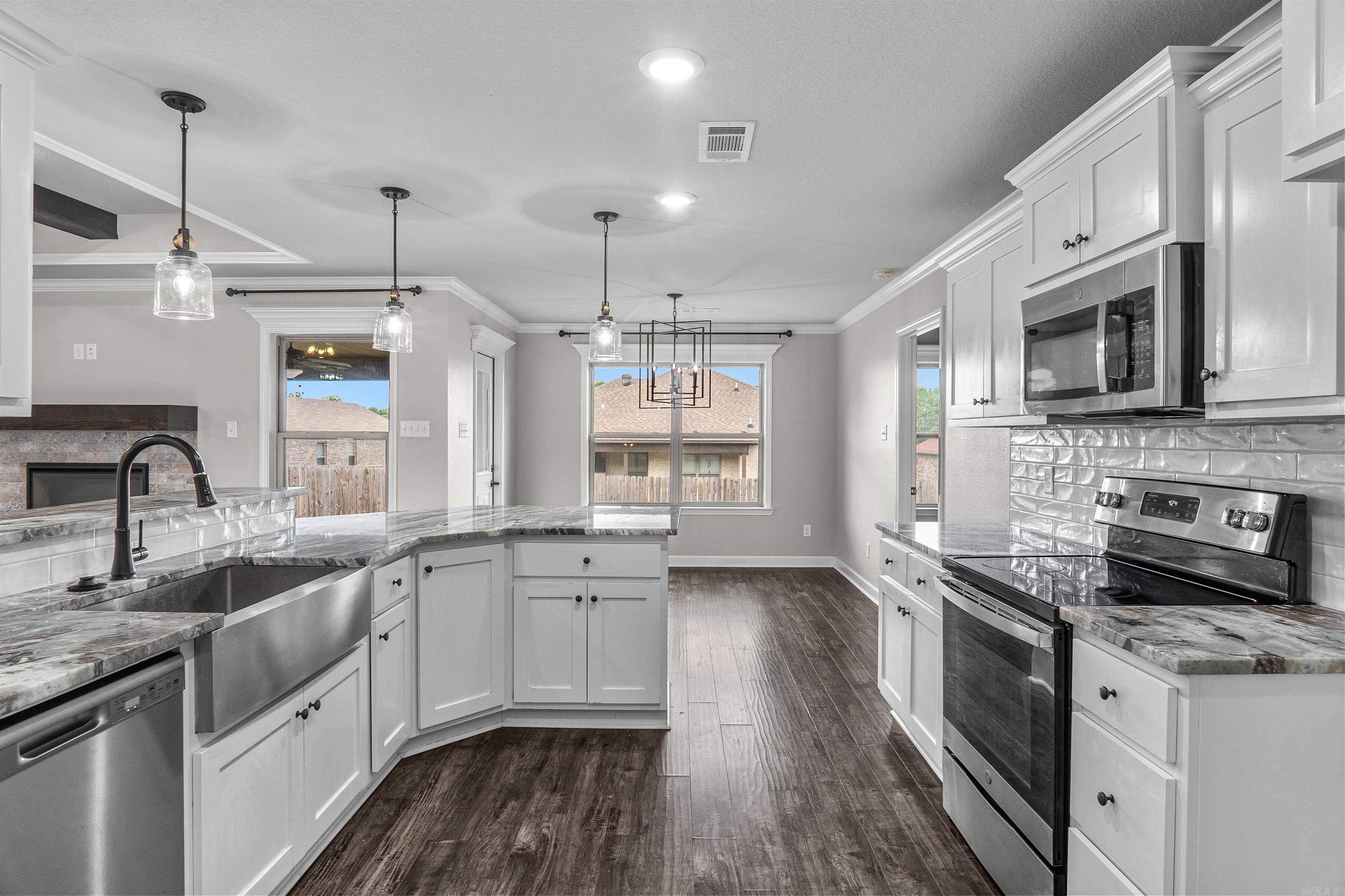 HERITAGE MEADOWS - Residential