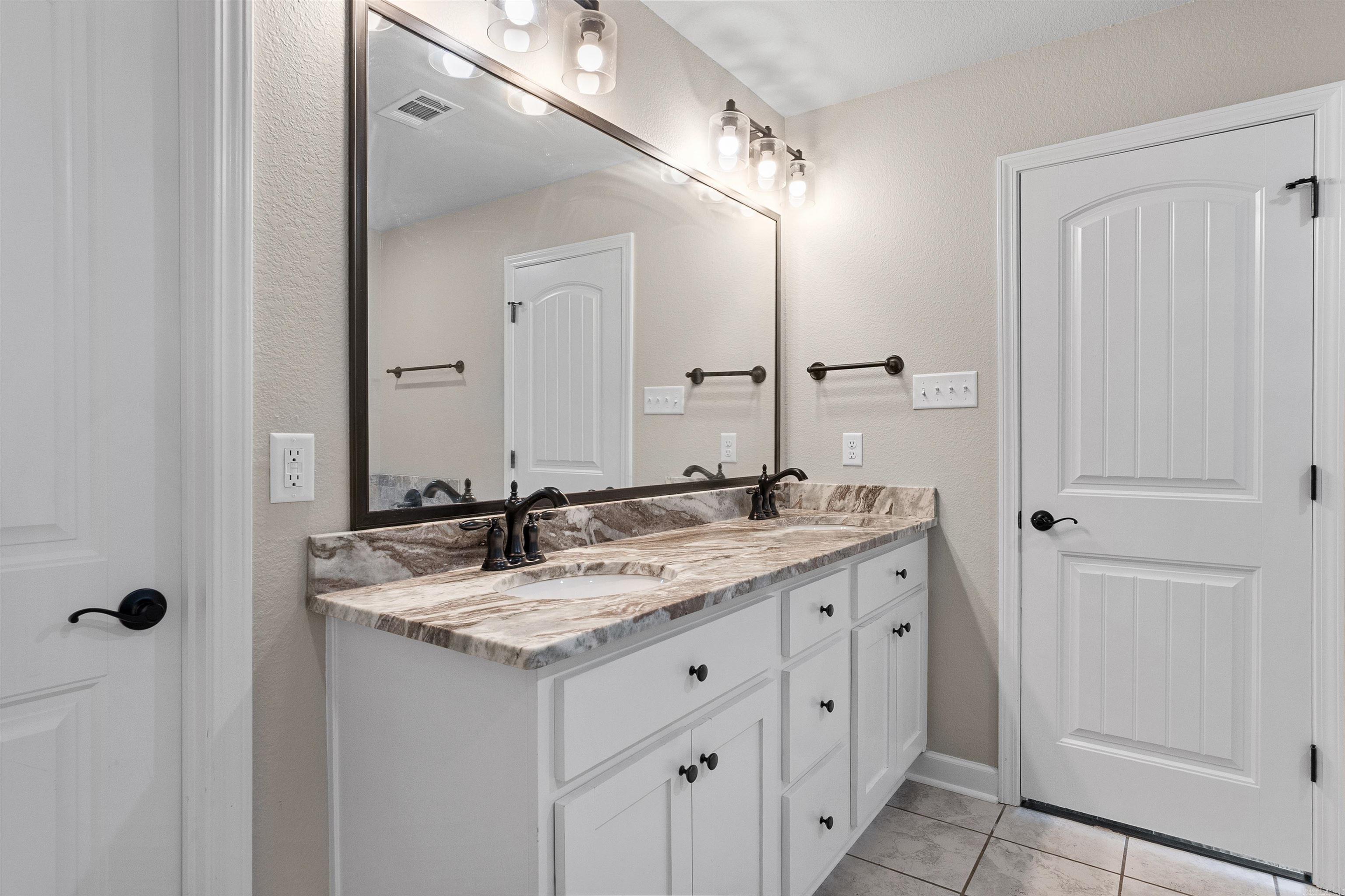 HERITAGE MEADOWS - Residential