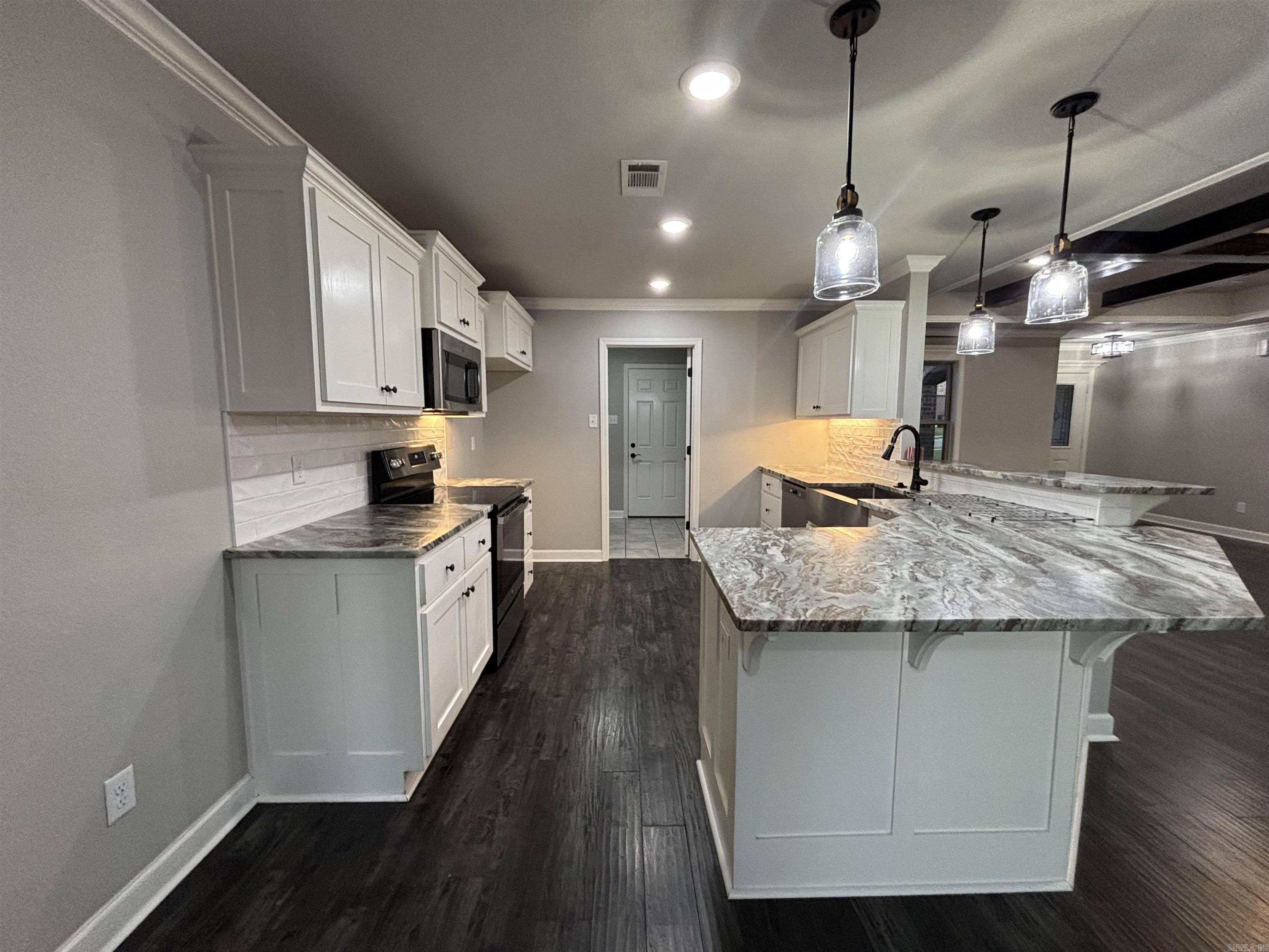 HERITAGE MEADOWS - Residential